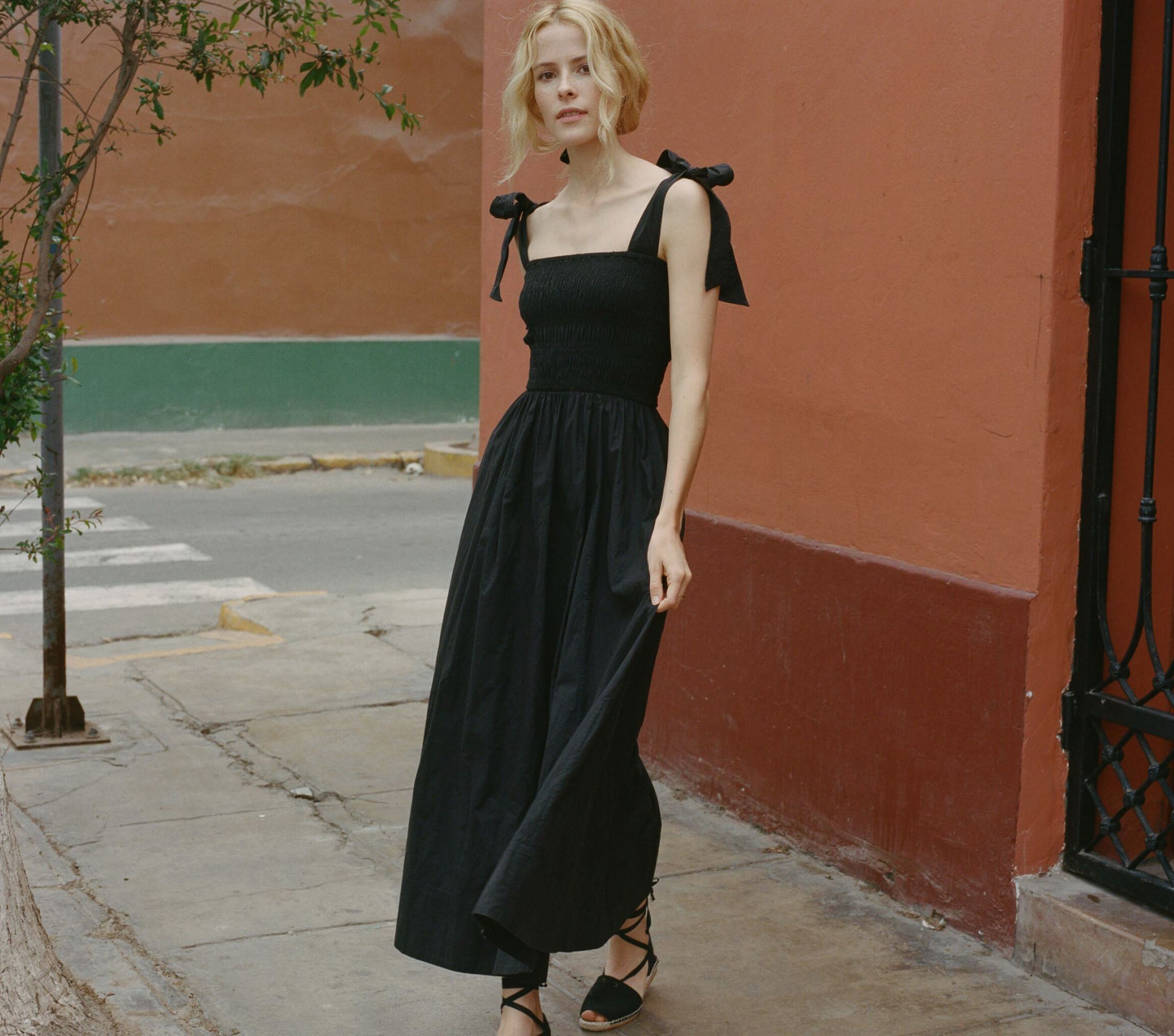 HMD -- JASMINE DRESS -- BLACK