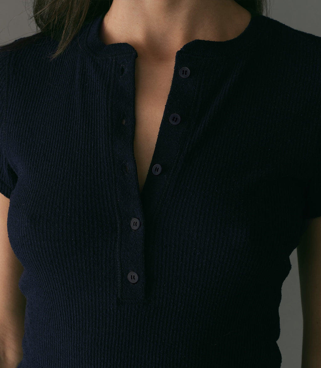 HMD -- VIENNE SILK TEE -- NAVY
