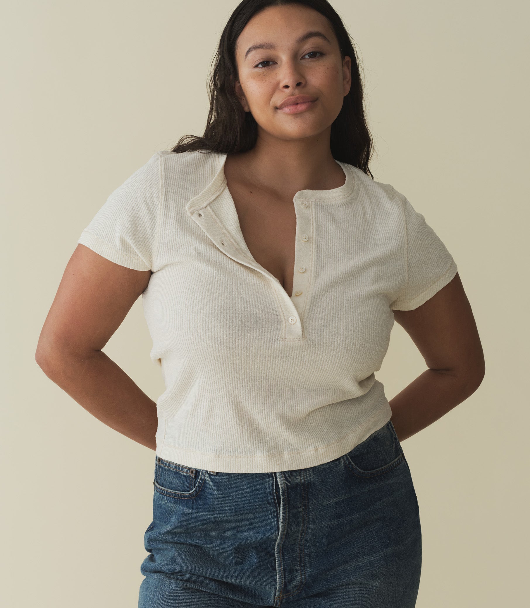 HMD -- VIENNE TEE -- CREAM