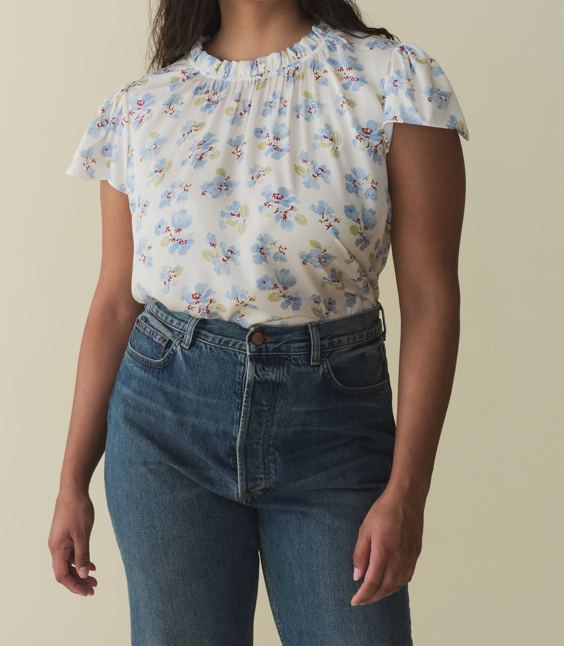 HMD -- YVIE TOP -- BLEU FROLICKING FLORAL