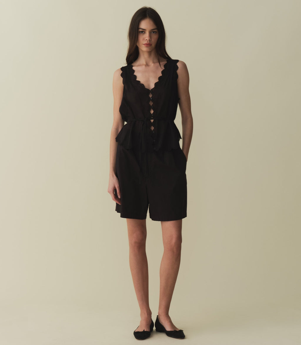 HMD -- ALDORA TOP -- BLACK