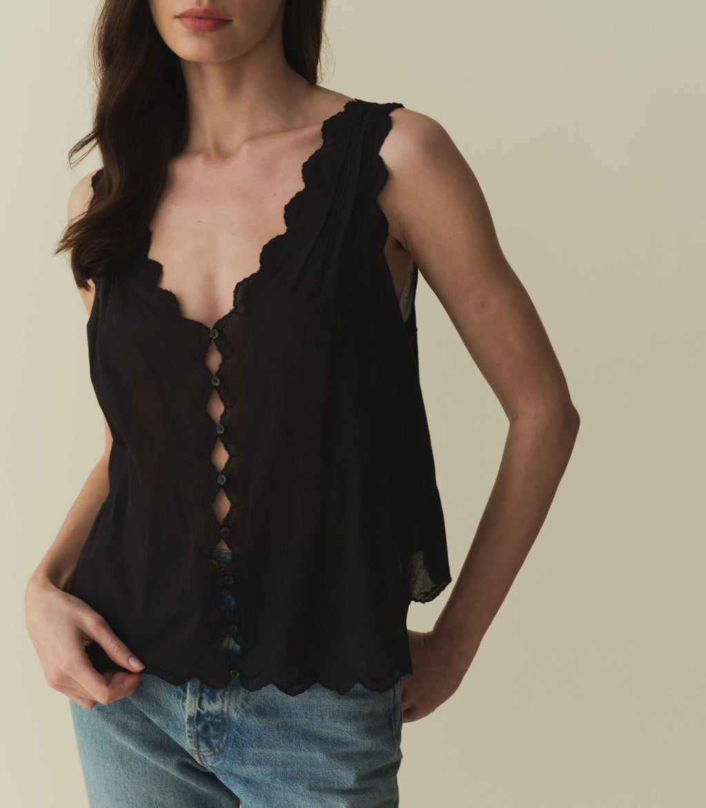 HMD -- ALDORA TOP -- BLACK
