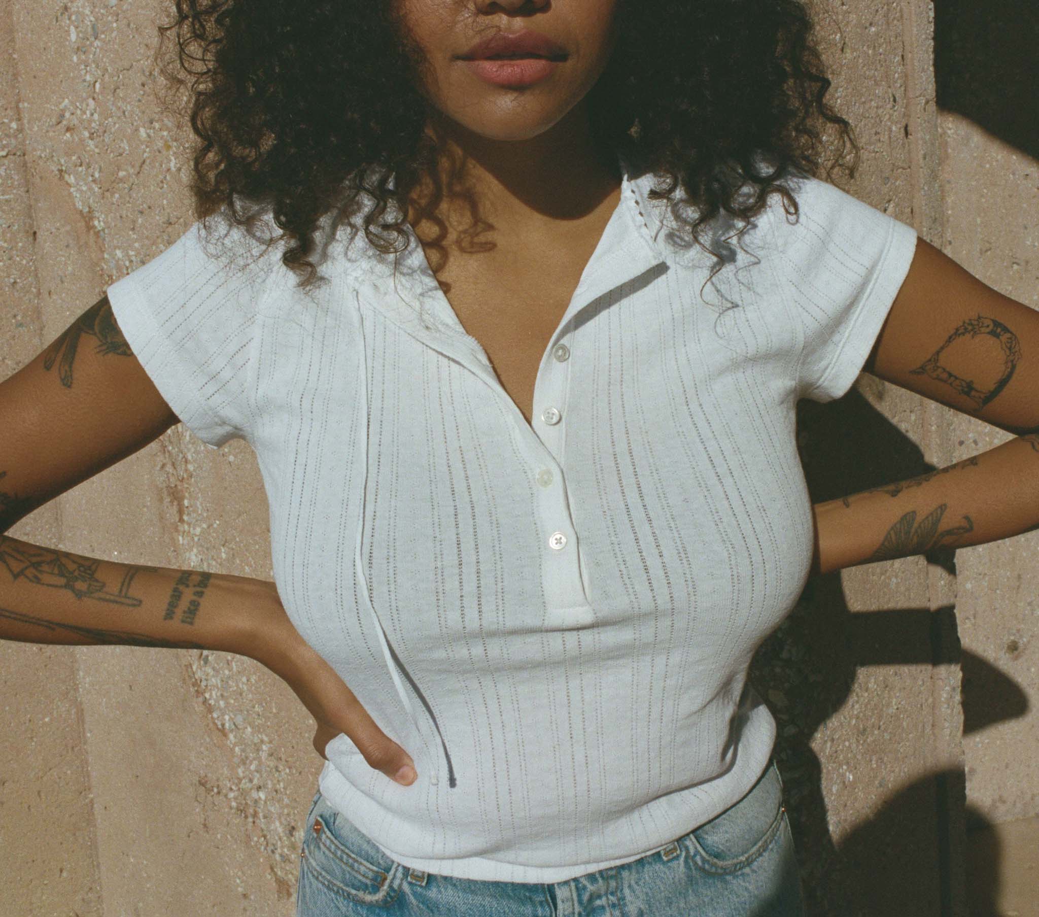 HMD -- BRIE TEE -- SALT