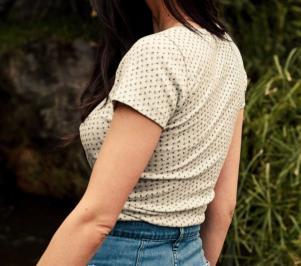 HMD -- BRIGITTE TEE -- BLUE ROSEBUD PRINT