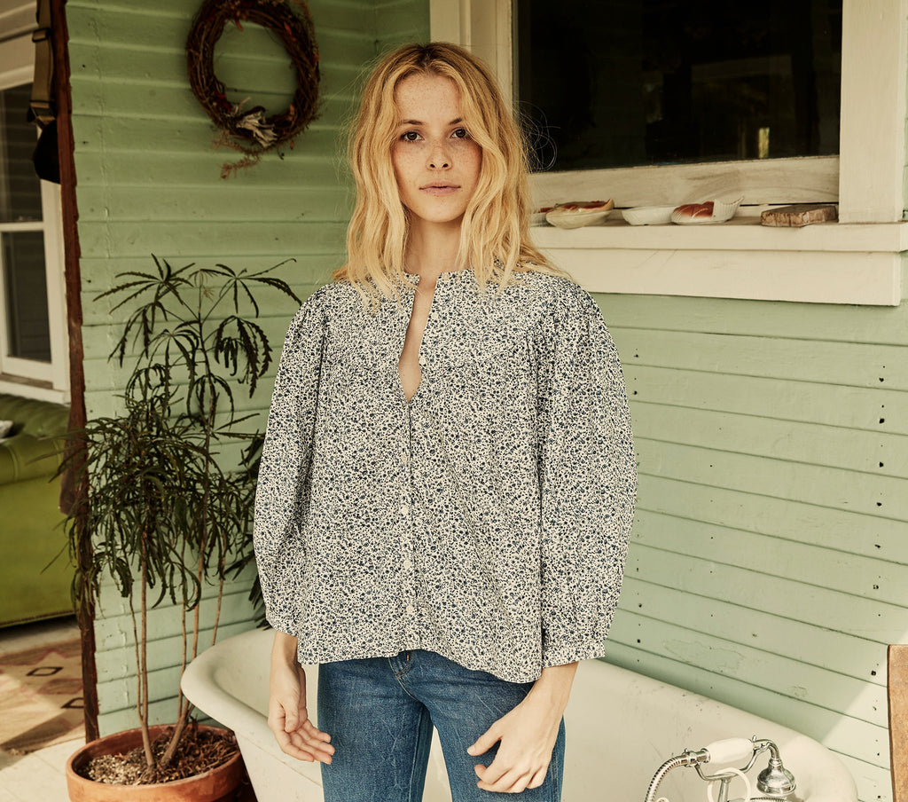 HMD -- BERKLEY TOP -- NAVY CHAMPIGNON FLORAL