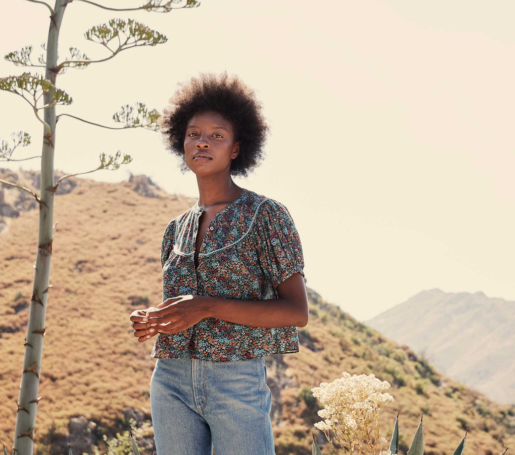HMD -- BRENNA TOP -- NAVY LADY BIRD FLORAL