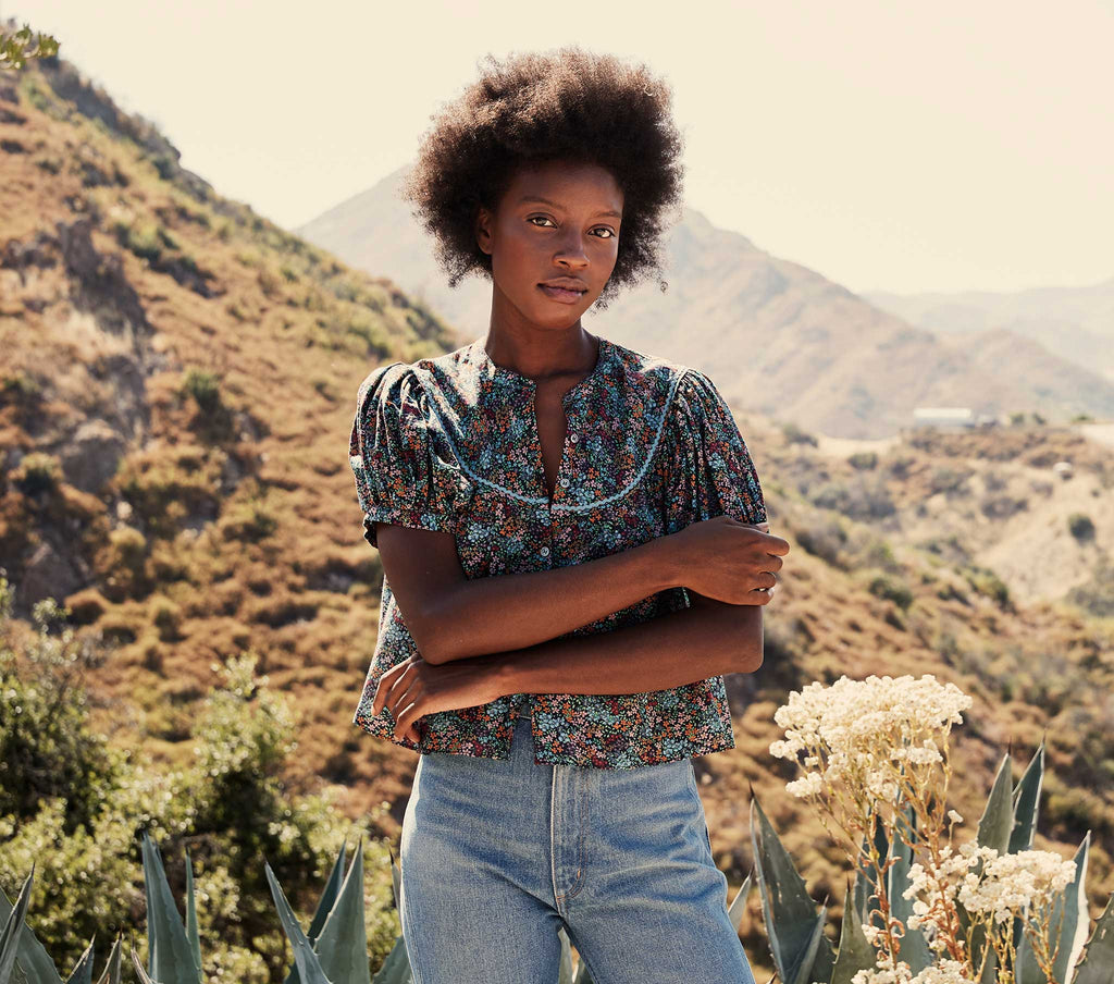 HMD -- BRENNA TOP -- NAVY LADY BIRD FLORAL