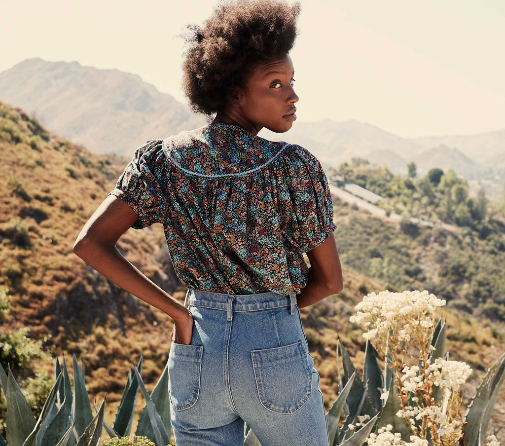 HMD -- BRENNA TOP -- NAVY LADY BIRD FLORAL