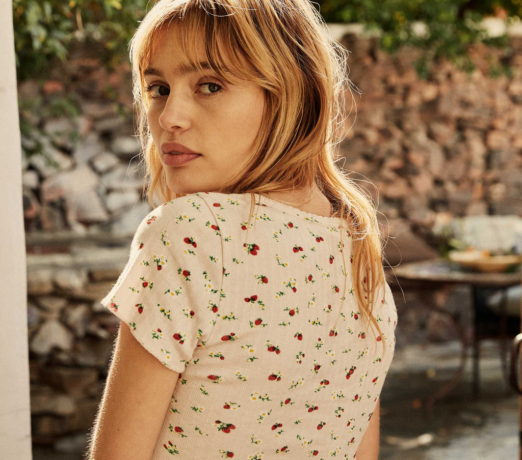 HMD -- BRIGITTE TEE -- STRAWBERRY BLOOMS