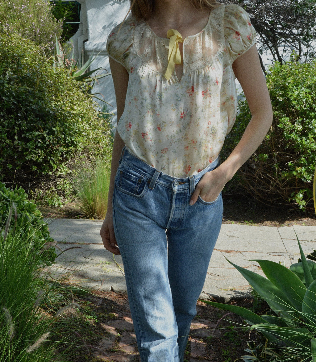 HMD -- CAMRI TOP -- FLOWERING MEADOW