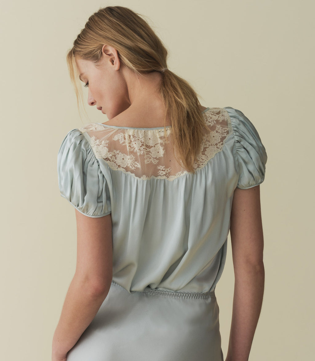 HMD -- CAMRI TOP -- DUSTY BLUE
