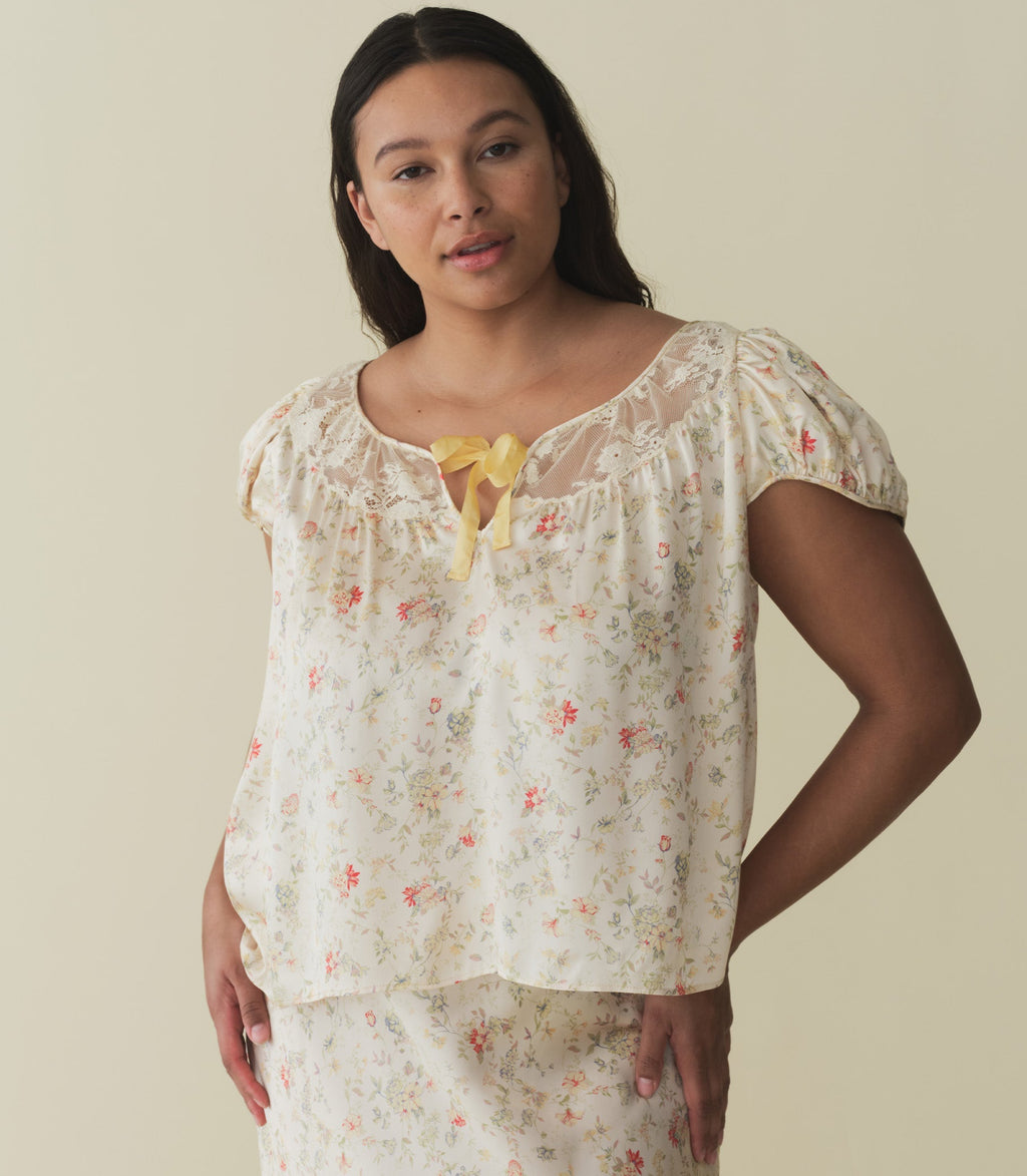 HMD -- CAMRI TOP -- FLOWERING MEADOW
