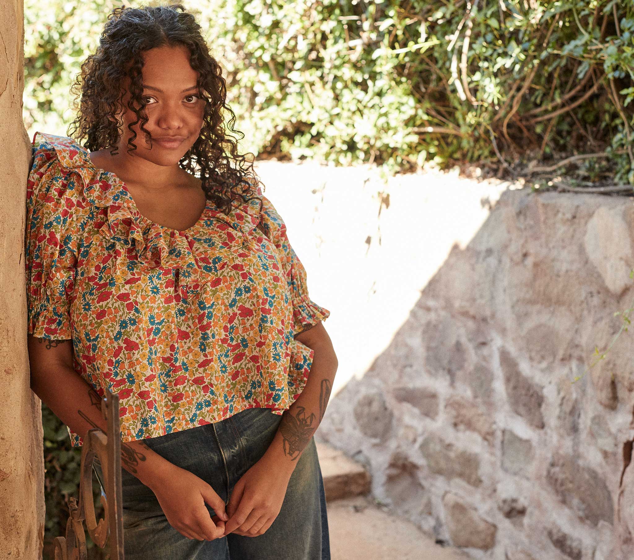HMD -- CONSTANCE TOP -- POPPY & DAISY FLORAL