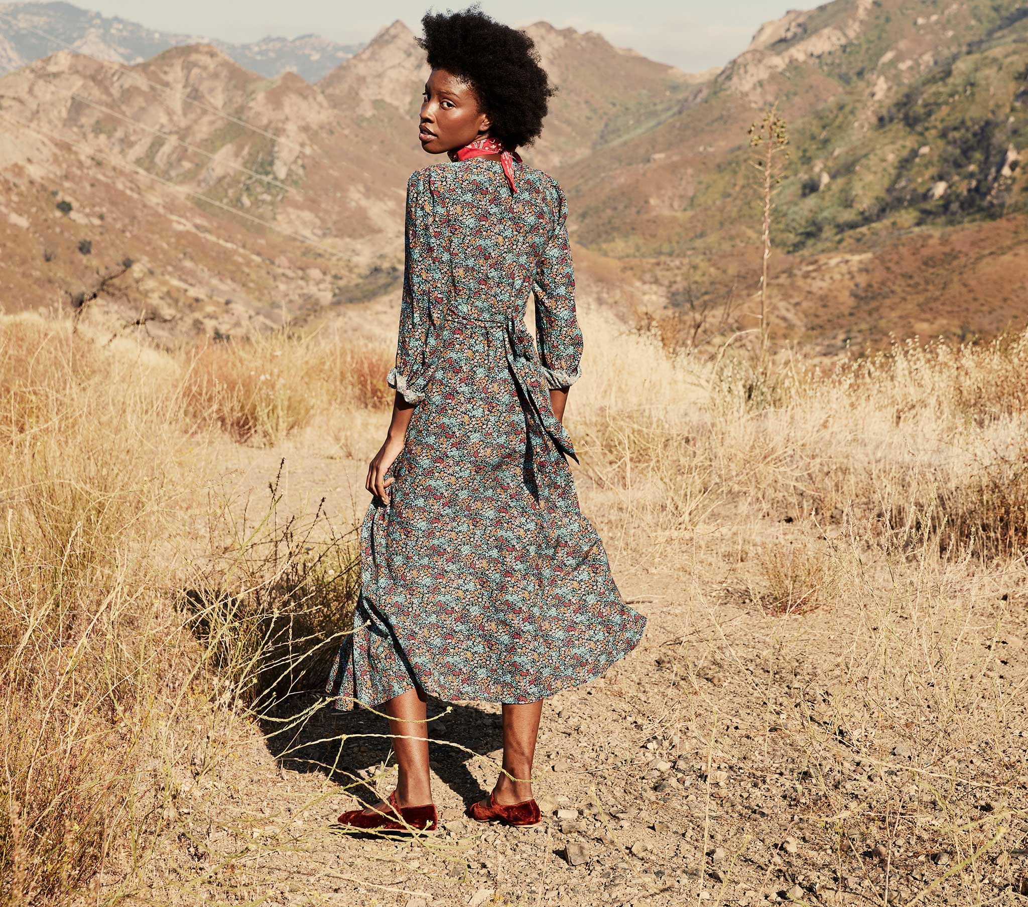 HMD -- CHARLESTON DRESS -- NAVY LADY BIRD FLORAL