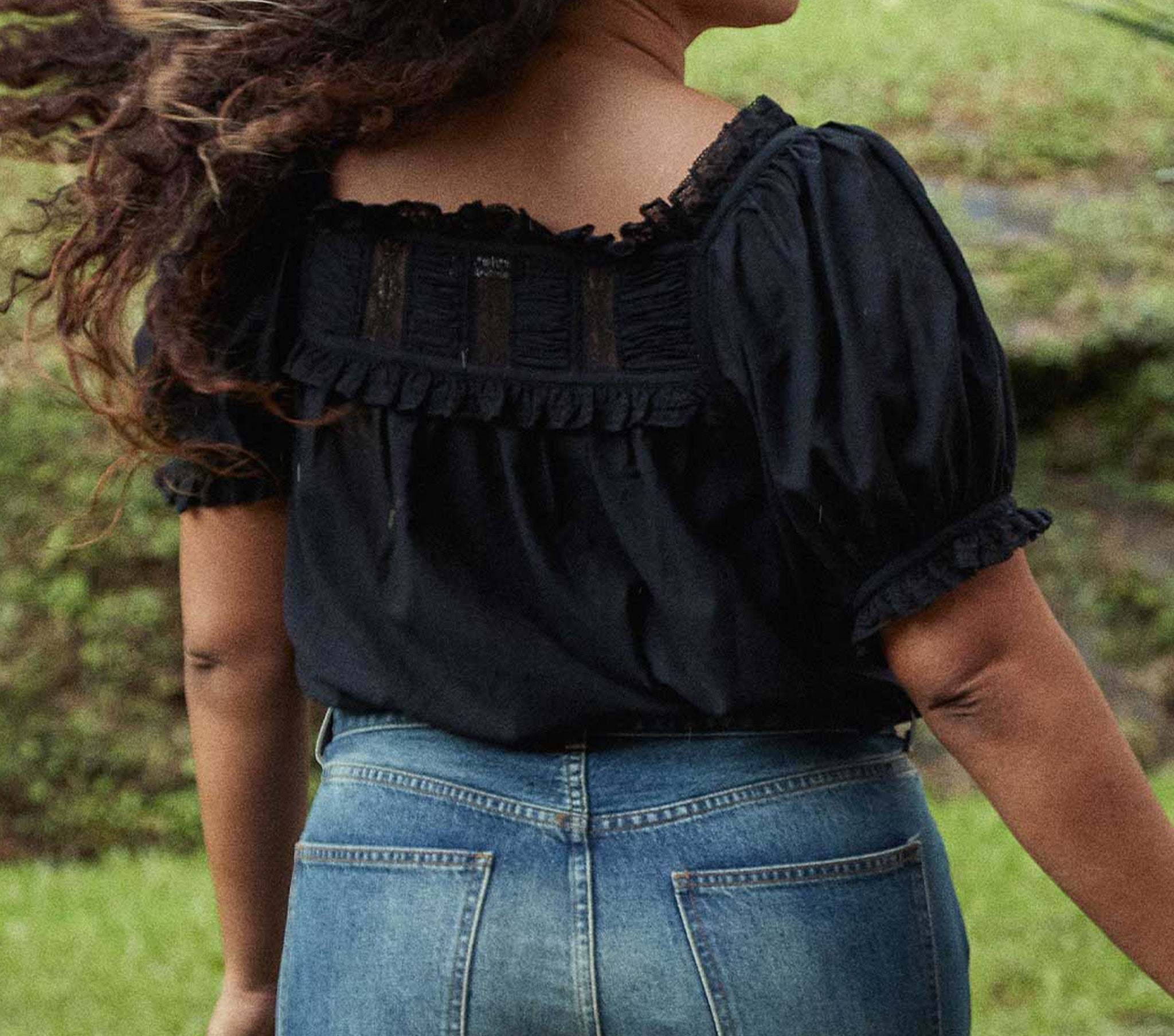 HMD -- FRANCES TOP -- BLACK
