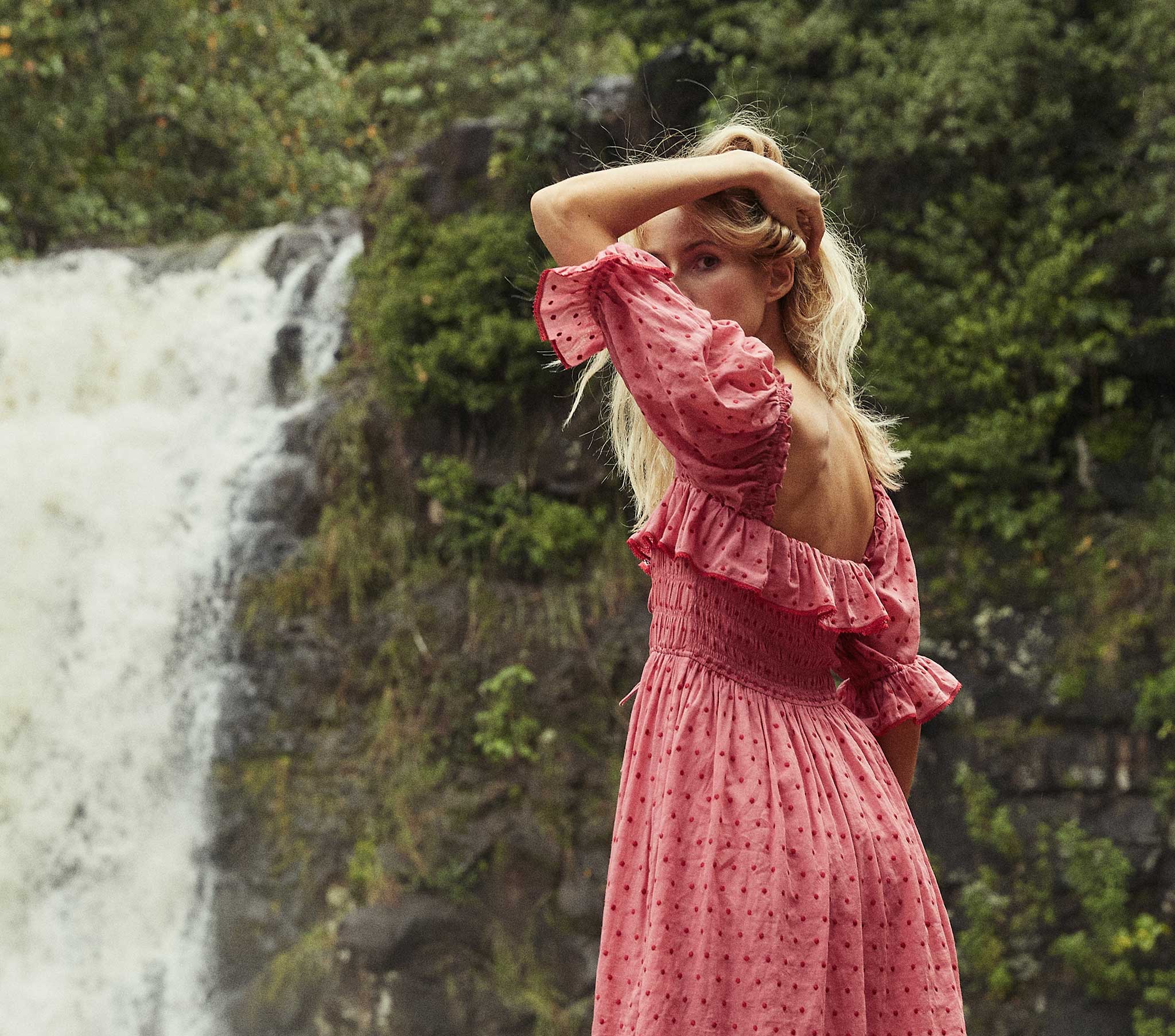 HMD -- SOL DRESS -- TEA ROSE SWISS DOT