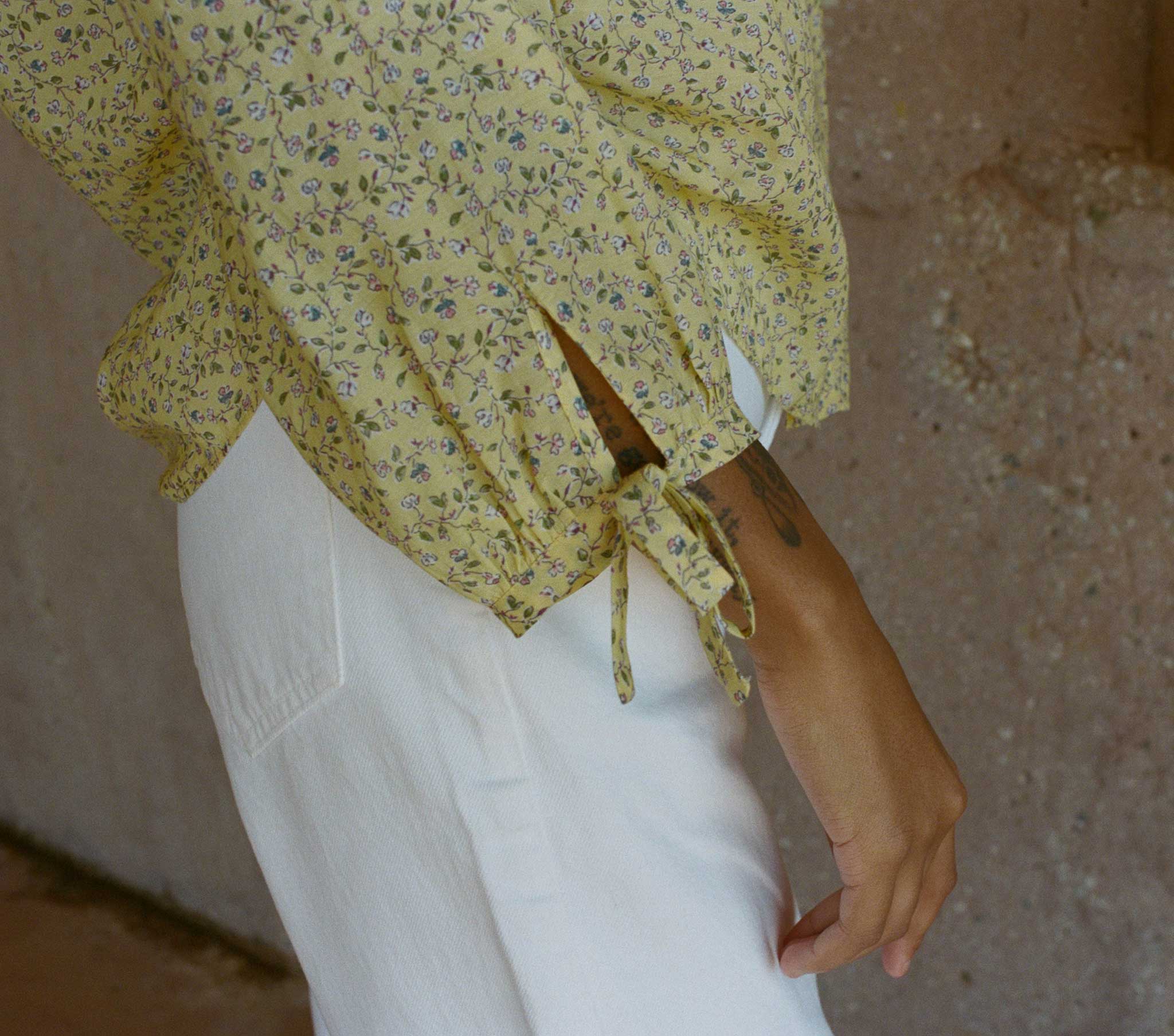 HMD -- O'KEEFFE TOP -- MOONFLOWER FLORAL