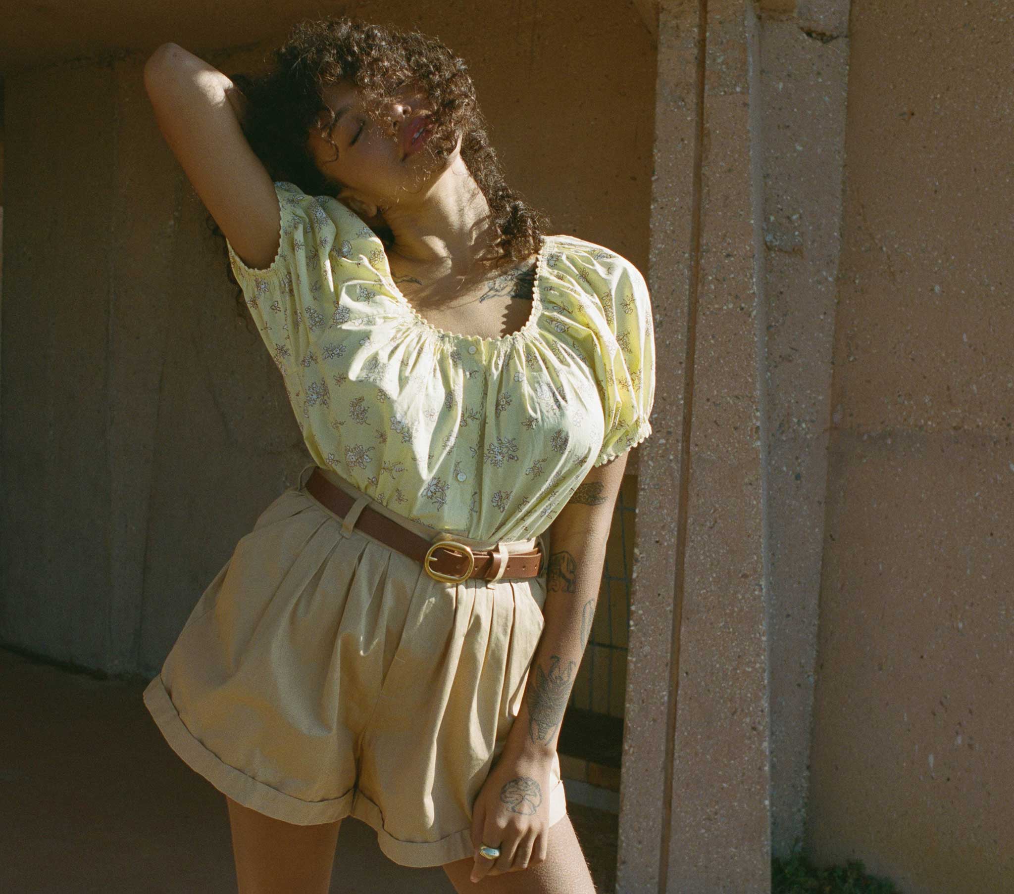 HMD -- TENNESSEE TOP -- SUNSHINE BOUTON DE ROSE