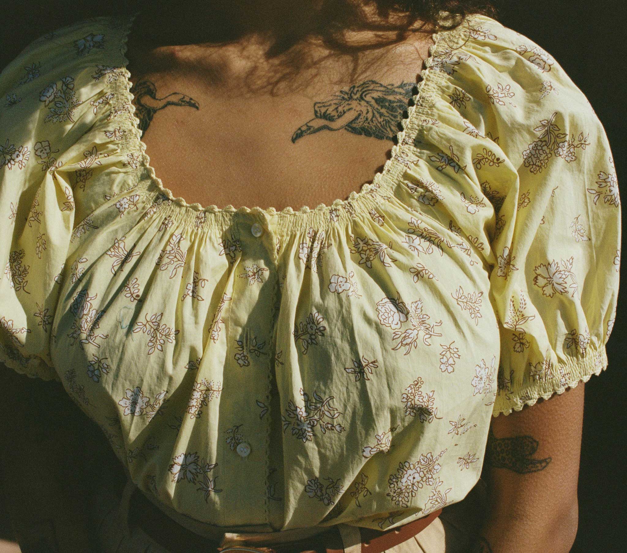 HMD -- TENNESSEE TOP -- SUNSHINE BOUTON DE ROSE