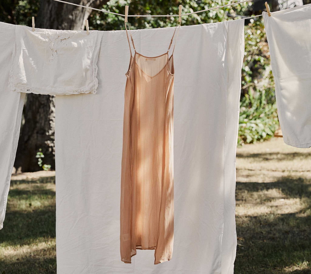HMD -- LONG DEEP V-NECK SLIP -- SAND DOLLAR