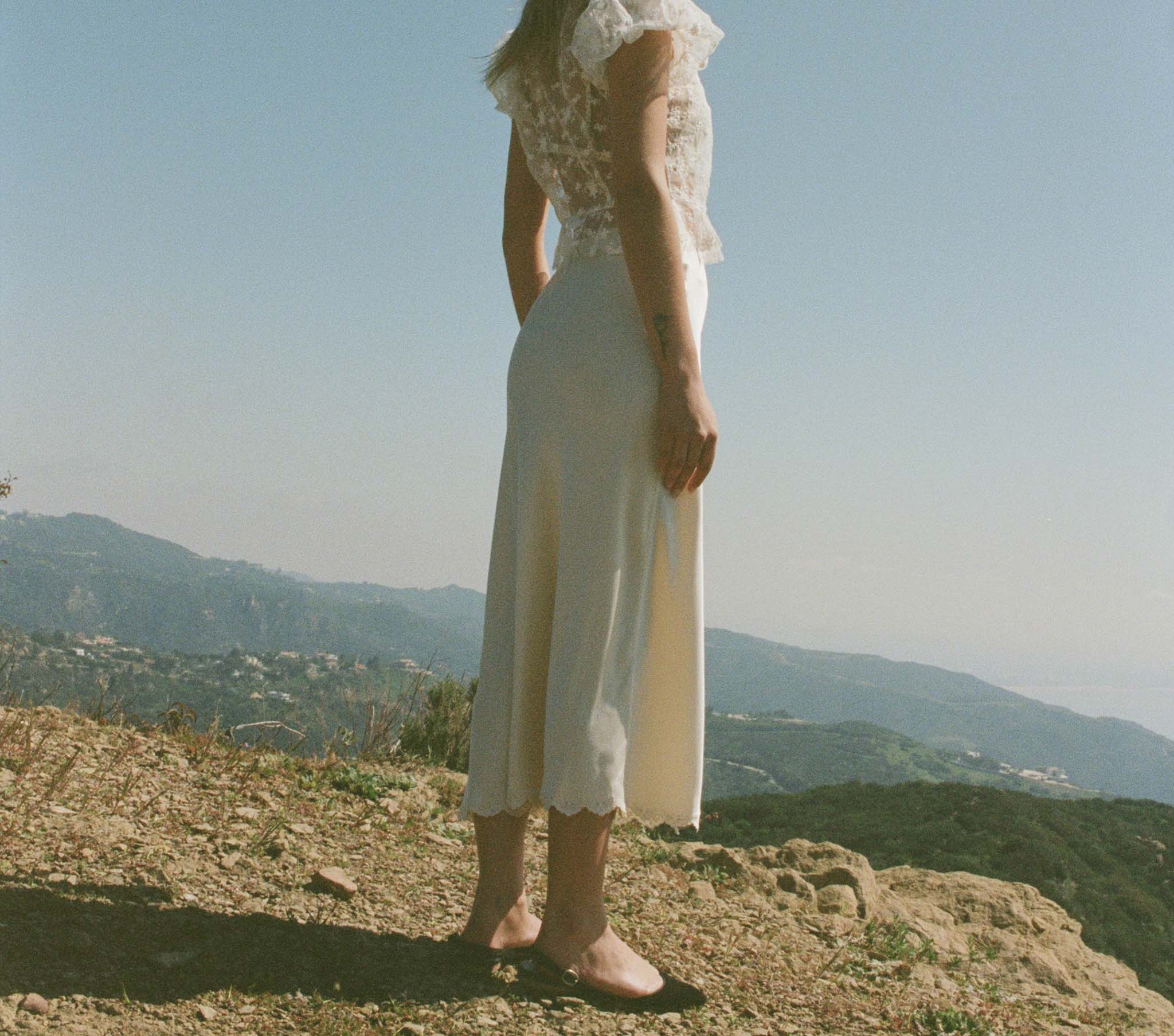 HMD -- ELOWEN SKIRT -- MOTHER OF PEARL