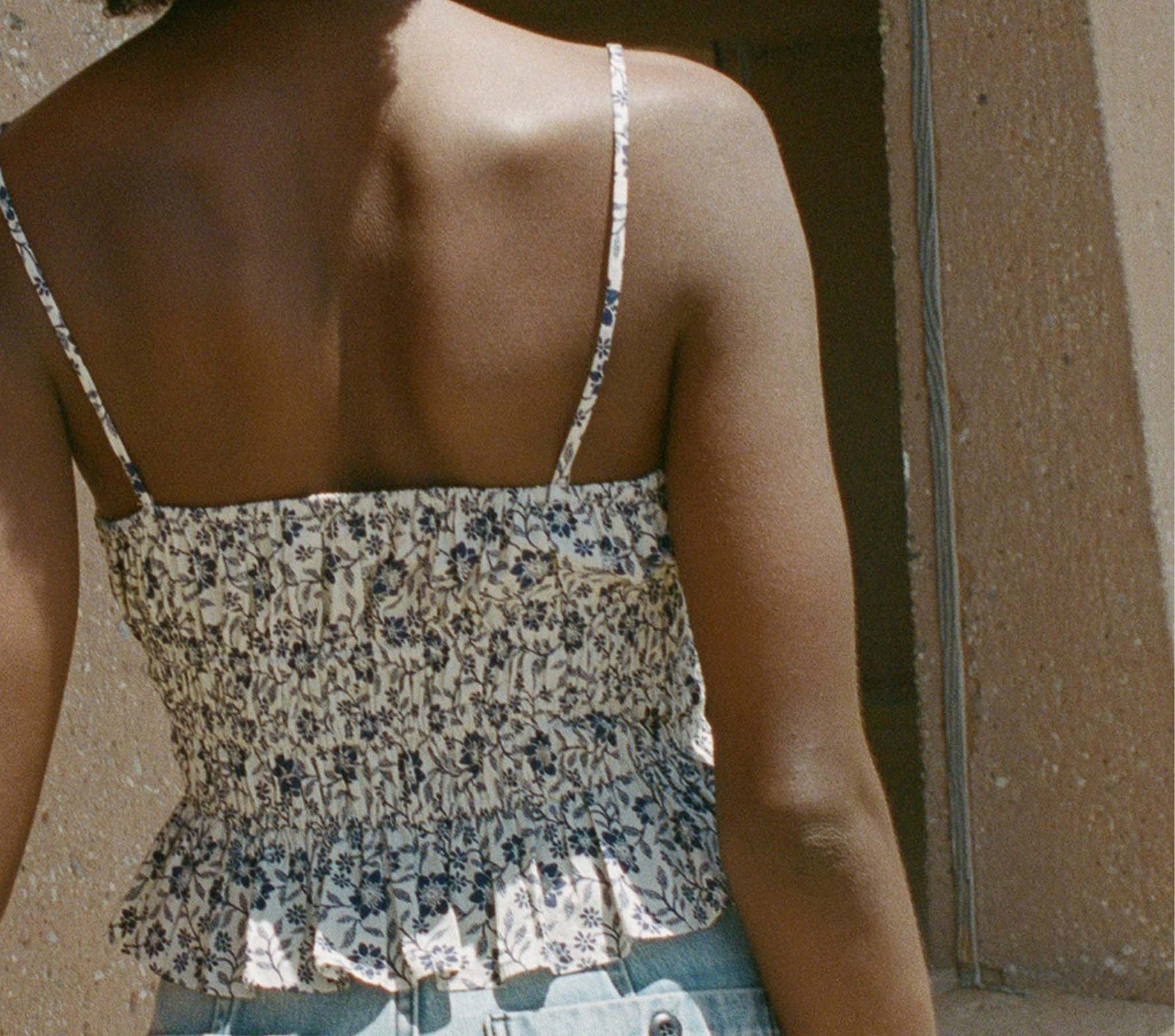 HMD -- FINELLA TOP -- CREAM JESSAMINE CALICO