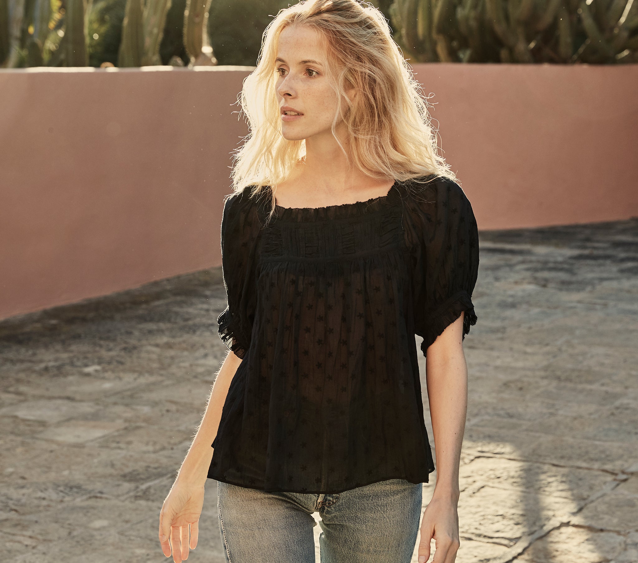 HMD -- FRANCES TOP -- BLACK
