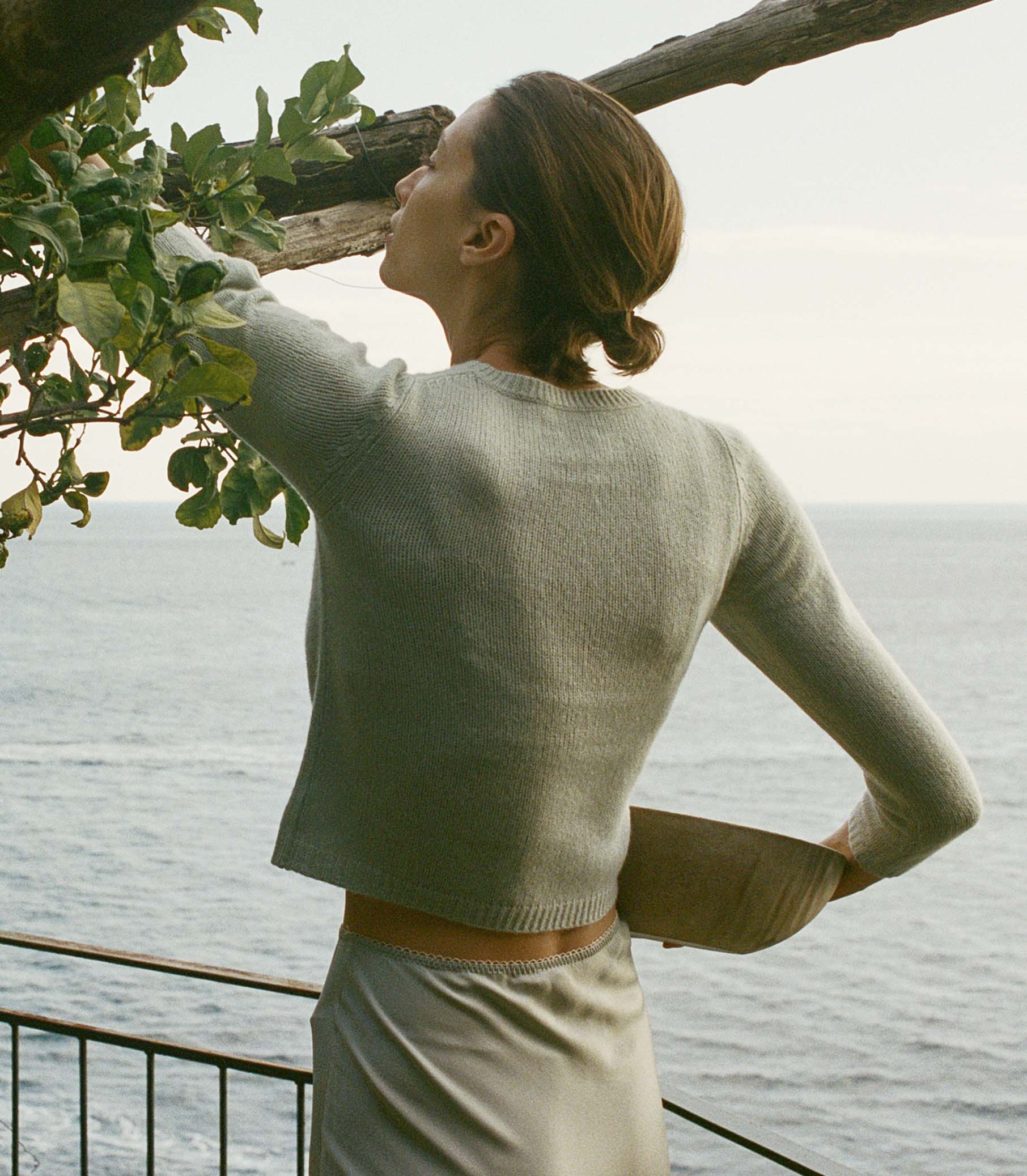 HMD -- GIDEA SWEATER -- TIDEPOOL