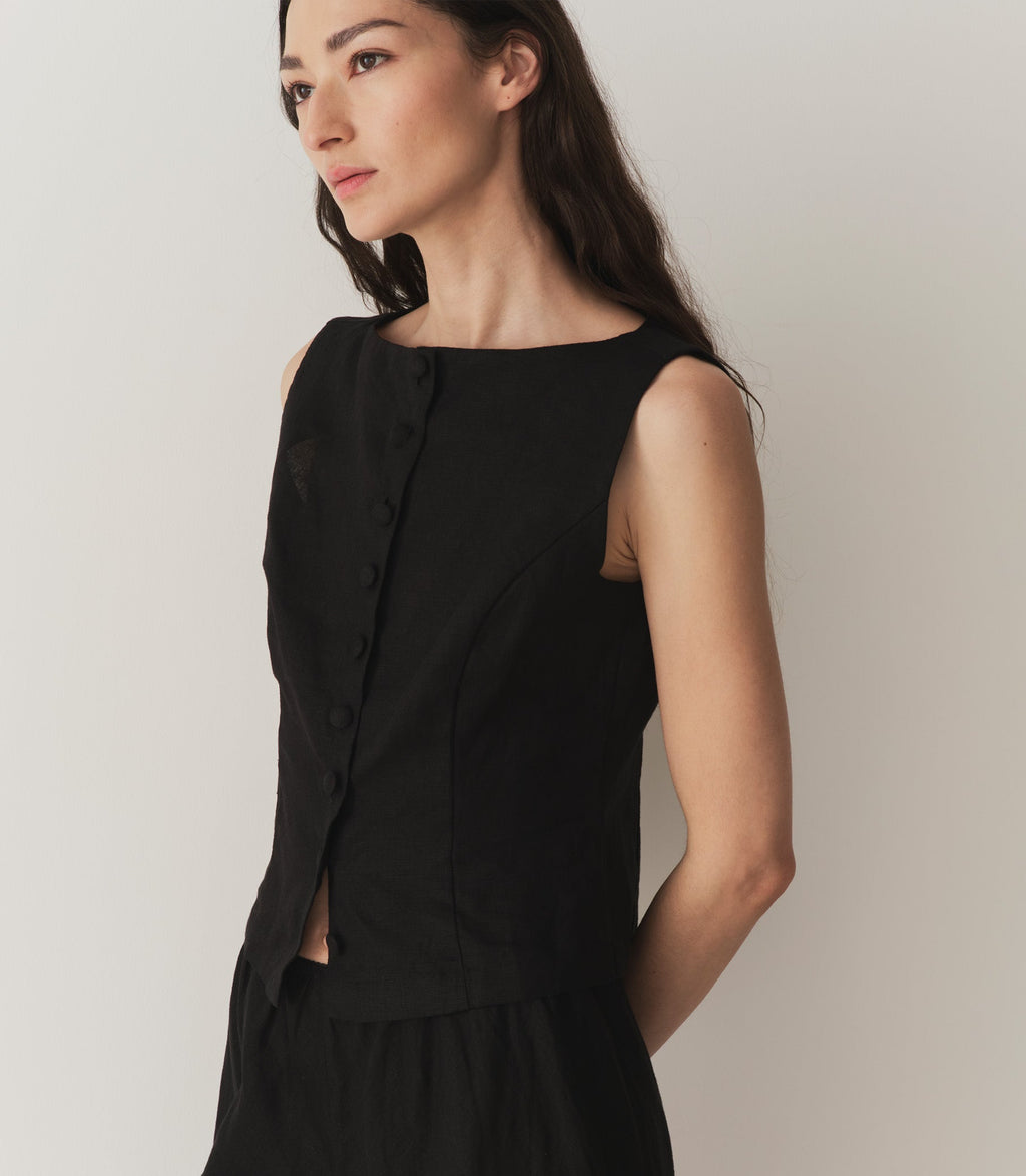 HMD -- HAYDEN TOP -- BLACK