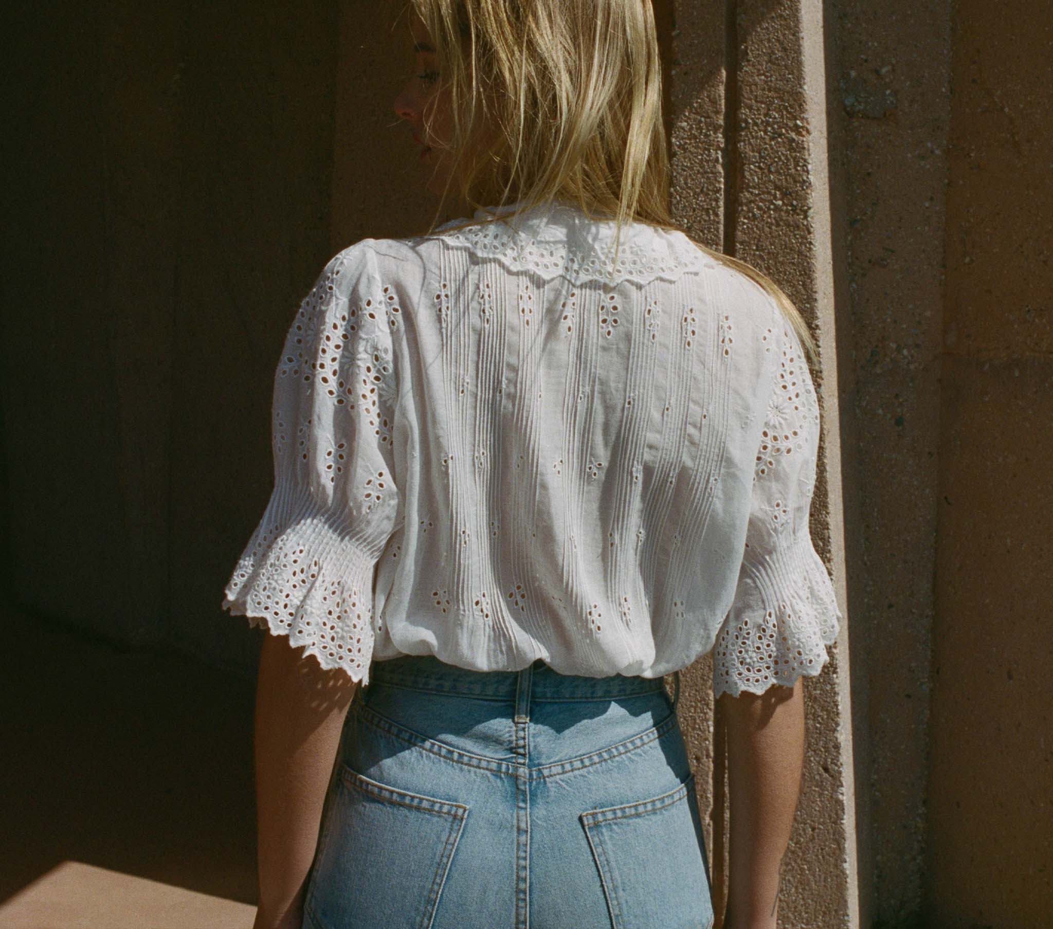 HMD -- HENRI TOP -- SALT EYELET