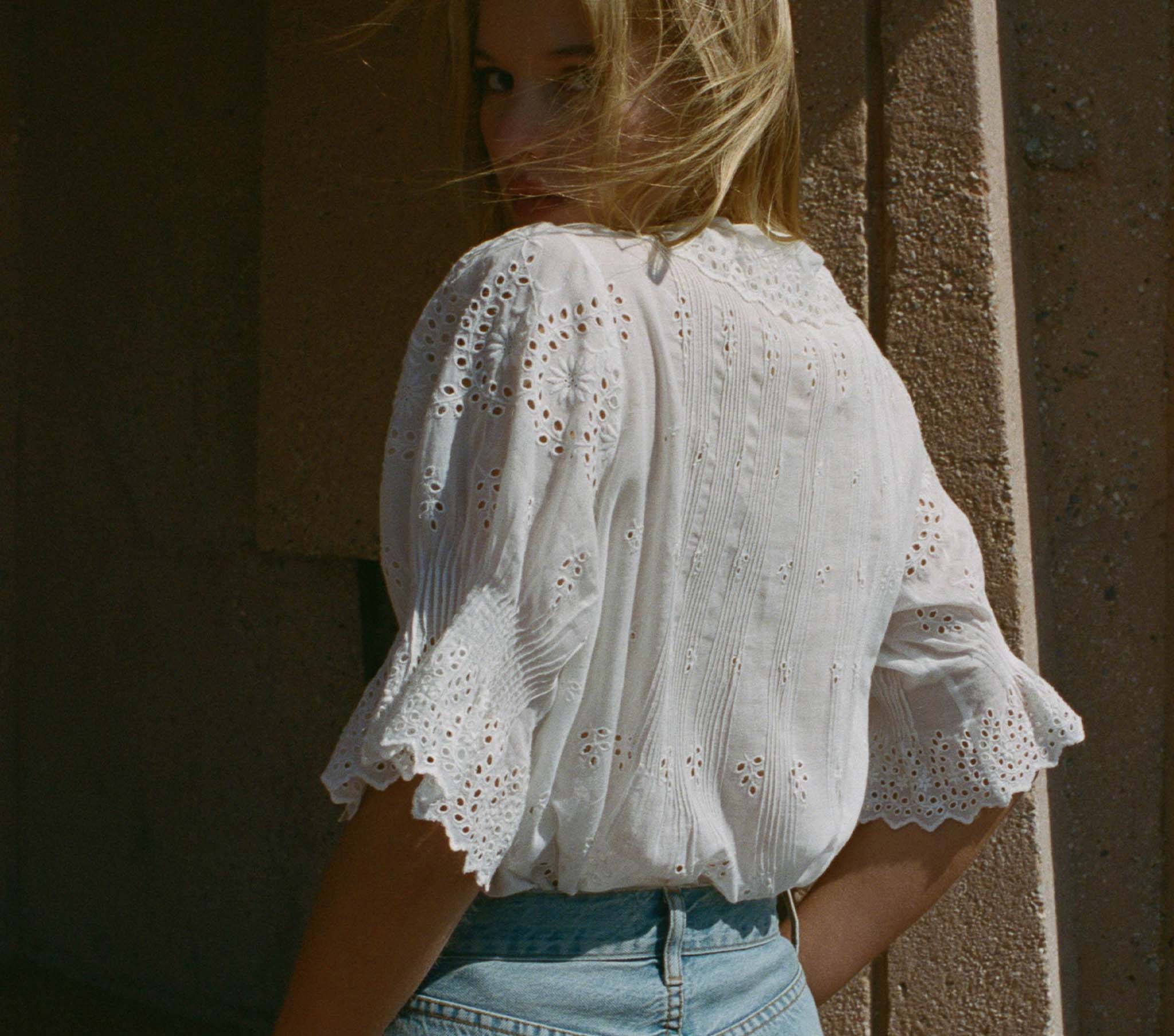 HMD -- HENRI TOP -- SALT EYELET