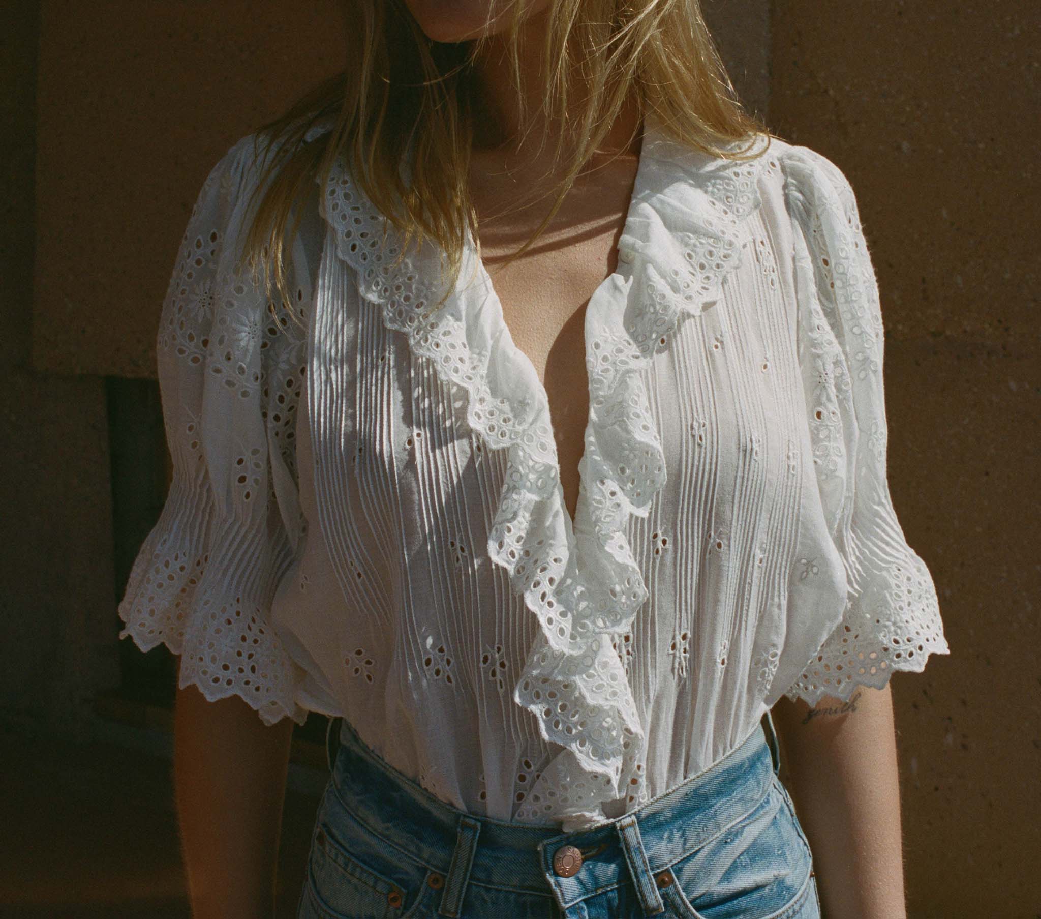 HMD -- HENRI TOP -- SALT EYELET