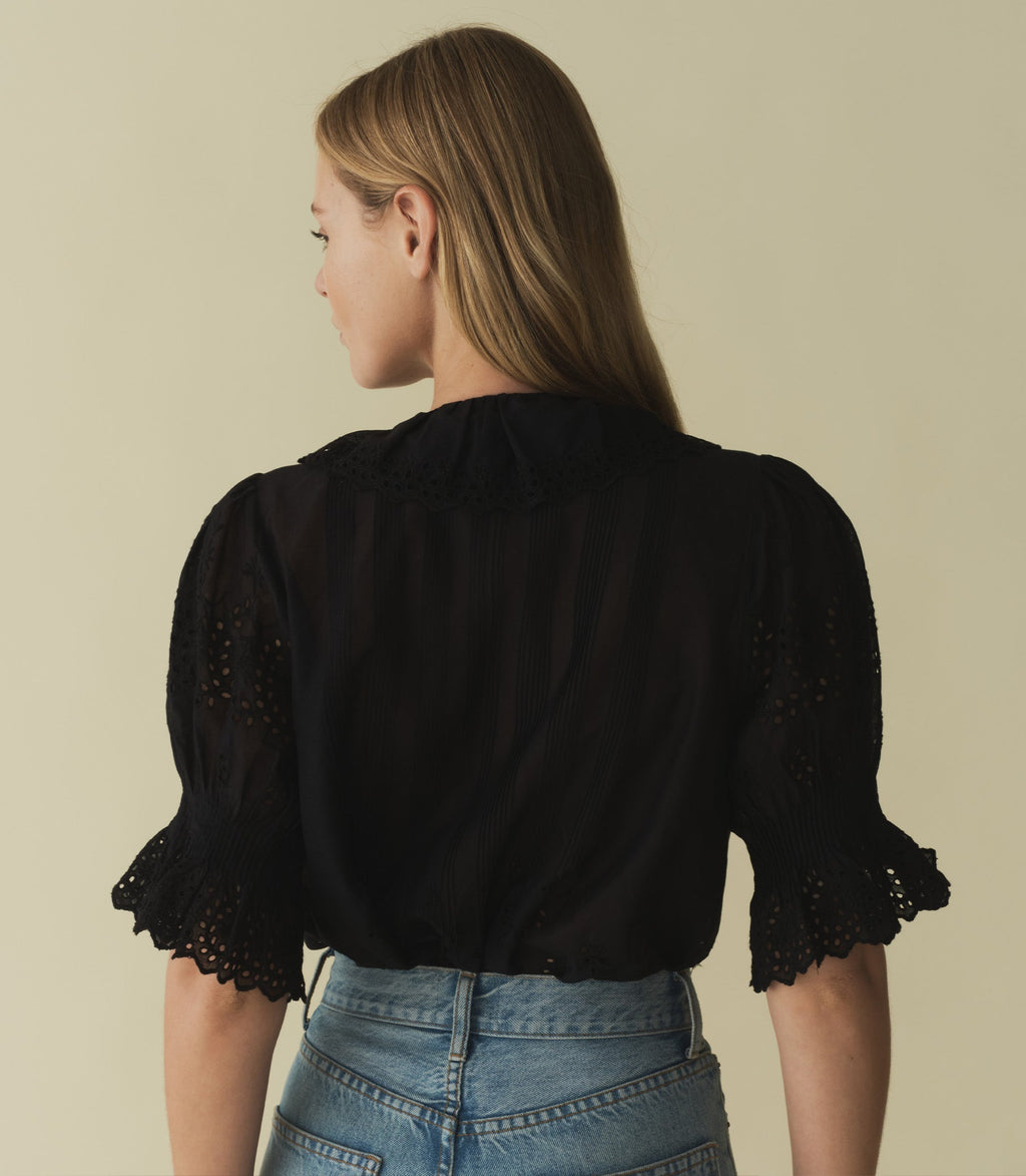 HMD -- HENRI TOP -- BLACK EYELET