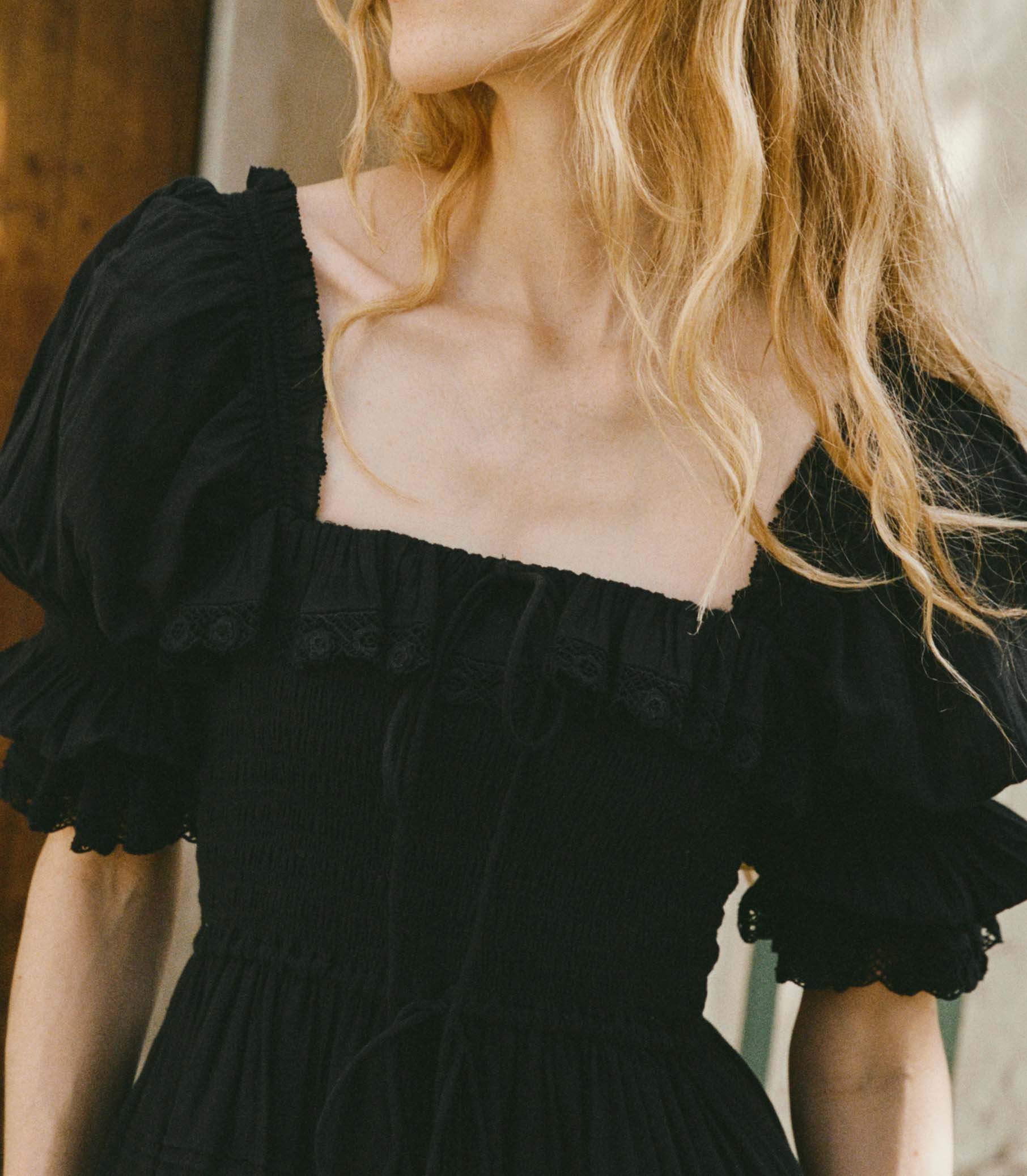 HMD -- IZABAL DRESS -- NAVY