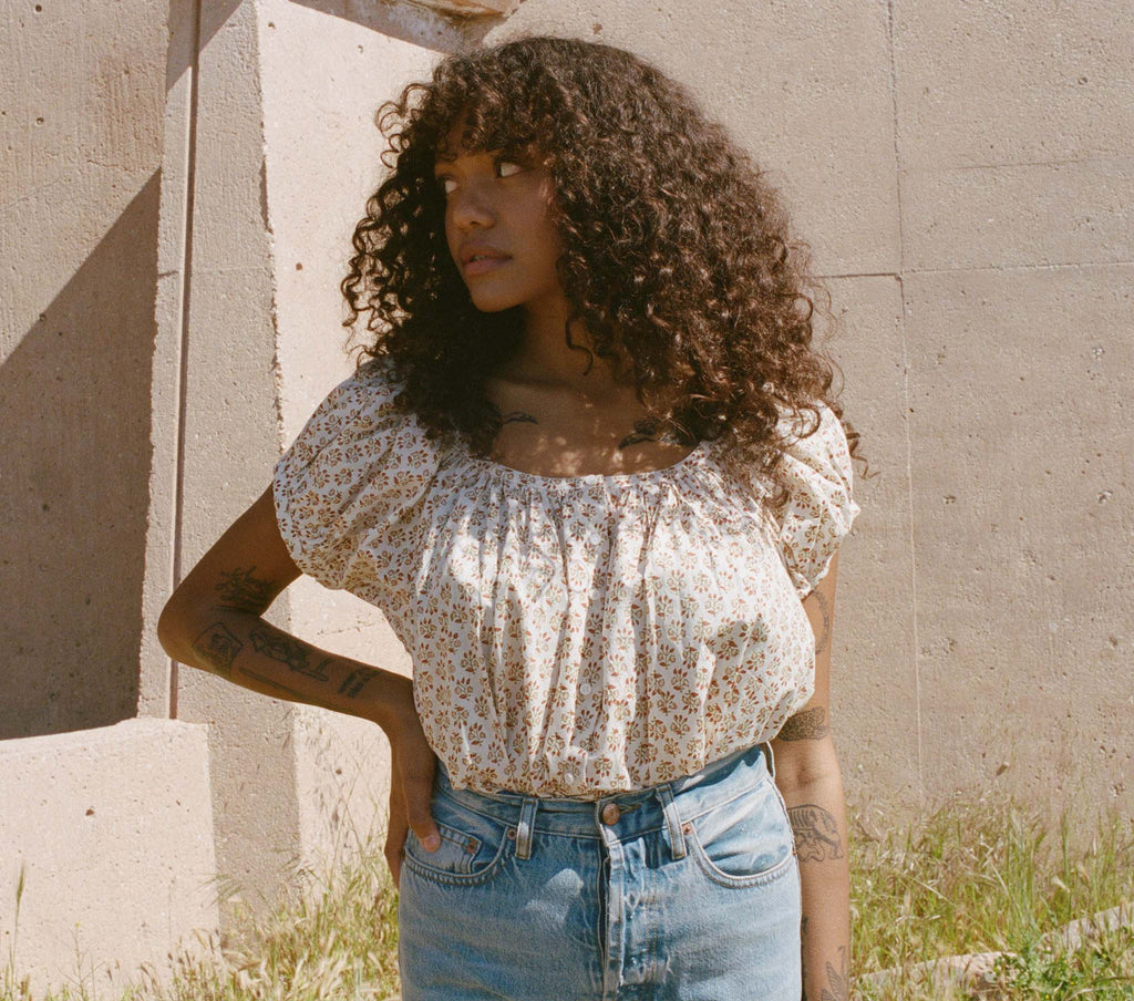HMD -- JOYCE TOP -- SPRING ELDERBERRY FLORAL