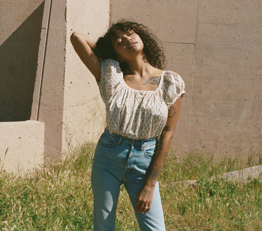 HMD -- JOYCE TOP -- SPRING ELDERBERRY FLORAL