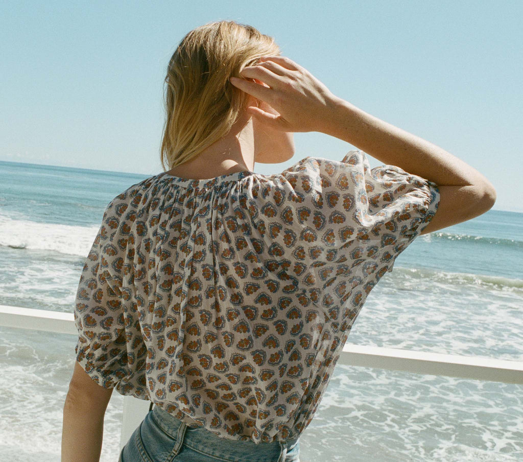 HMD -- JUNE TOP -- SEA SALT BEDFORD PAISLEY