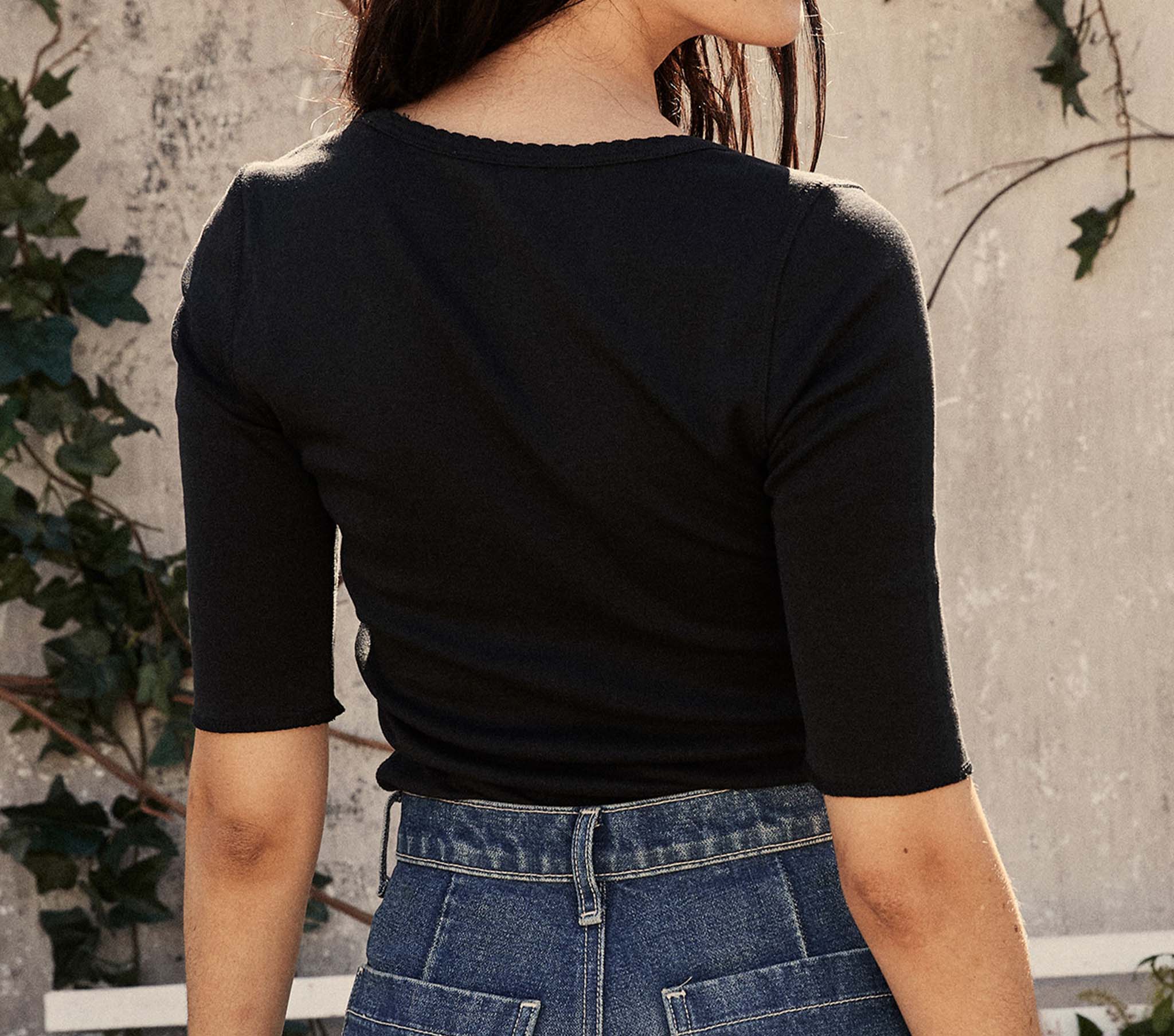HMD -- JACQUELINE TEE -- BLACK