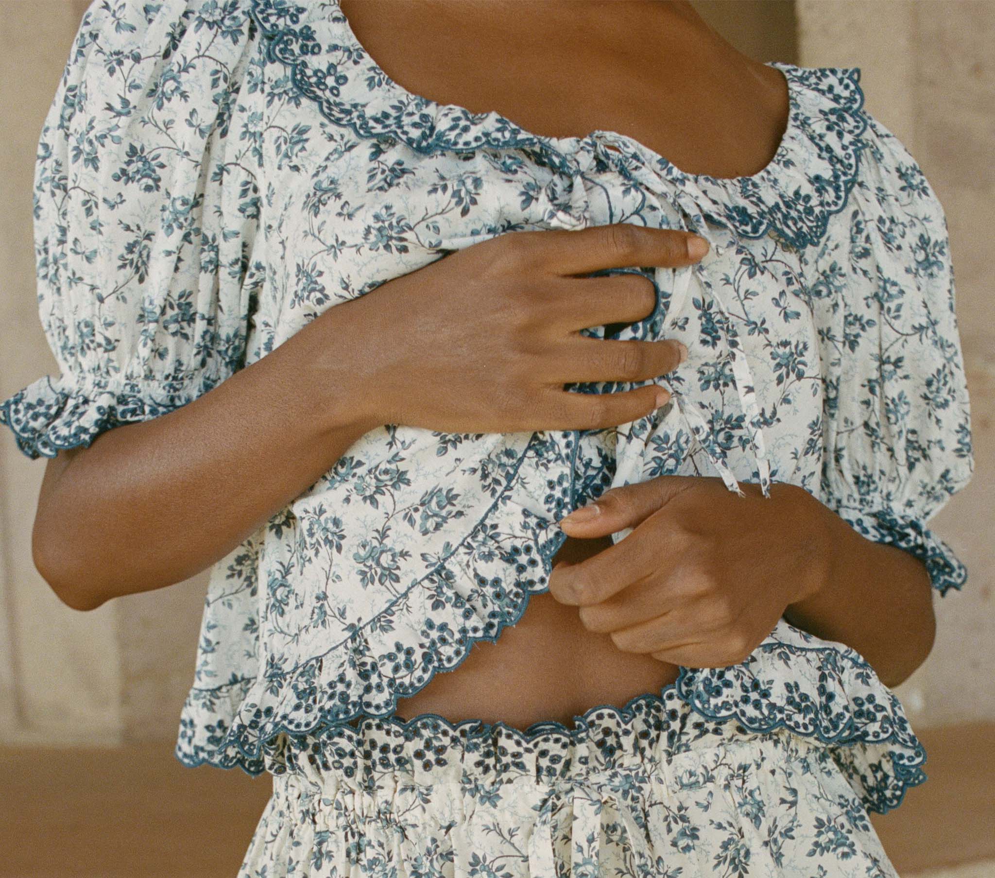 HMD -- LAZULI TOP -- SONGBIRD TOILE