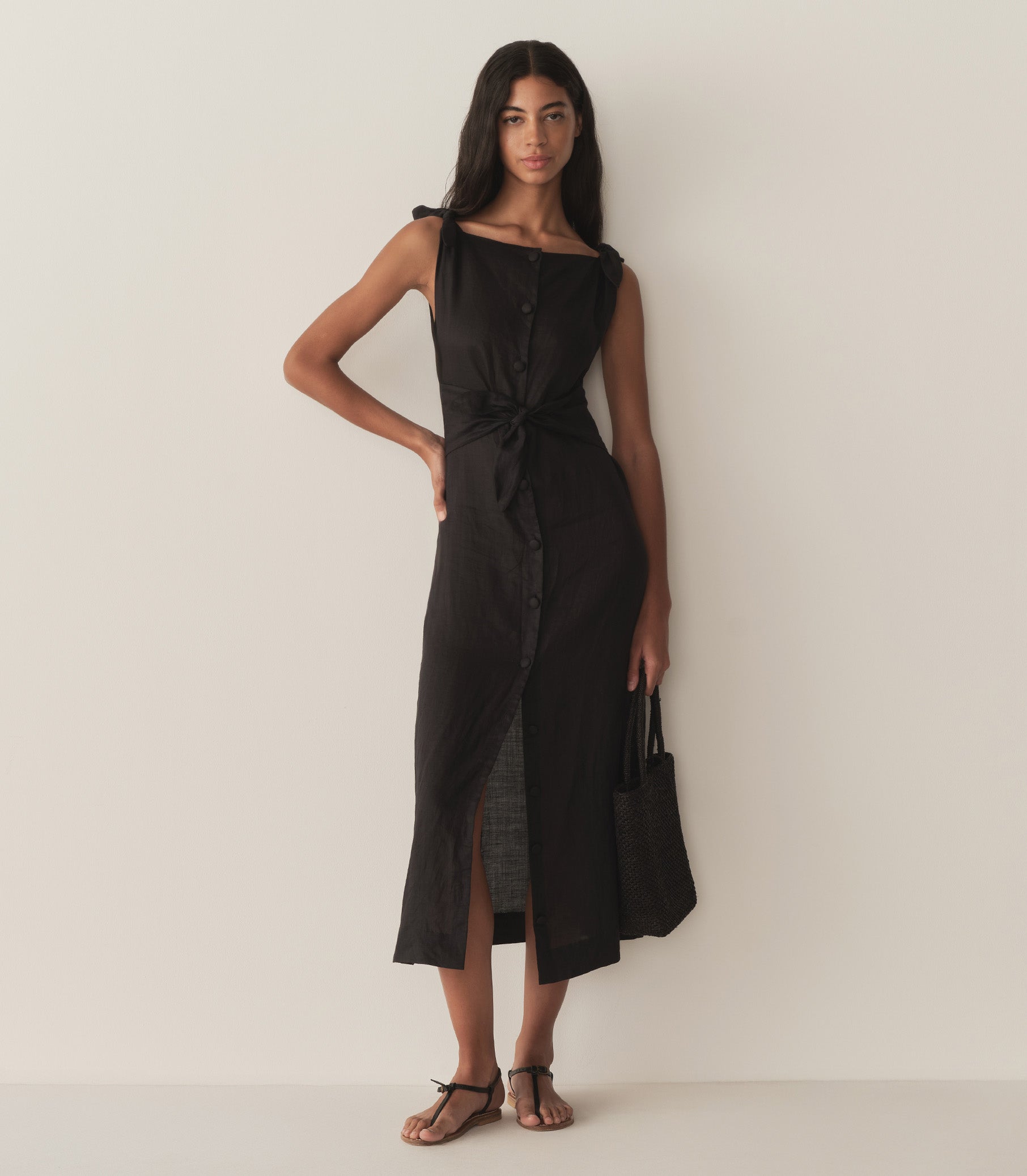 HMD -- LEVINE DRESS -- BLACK