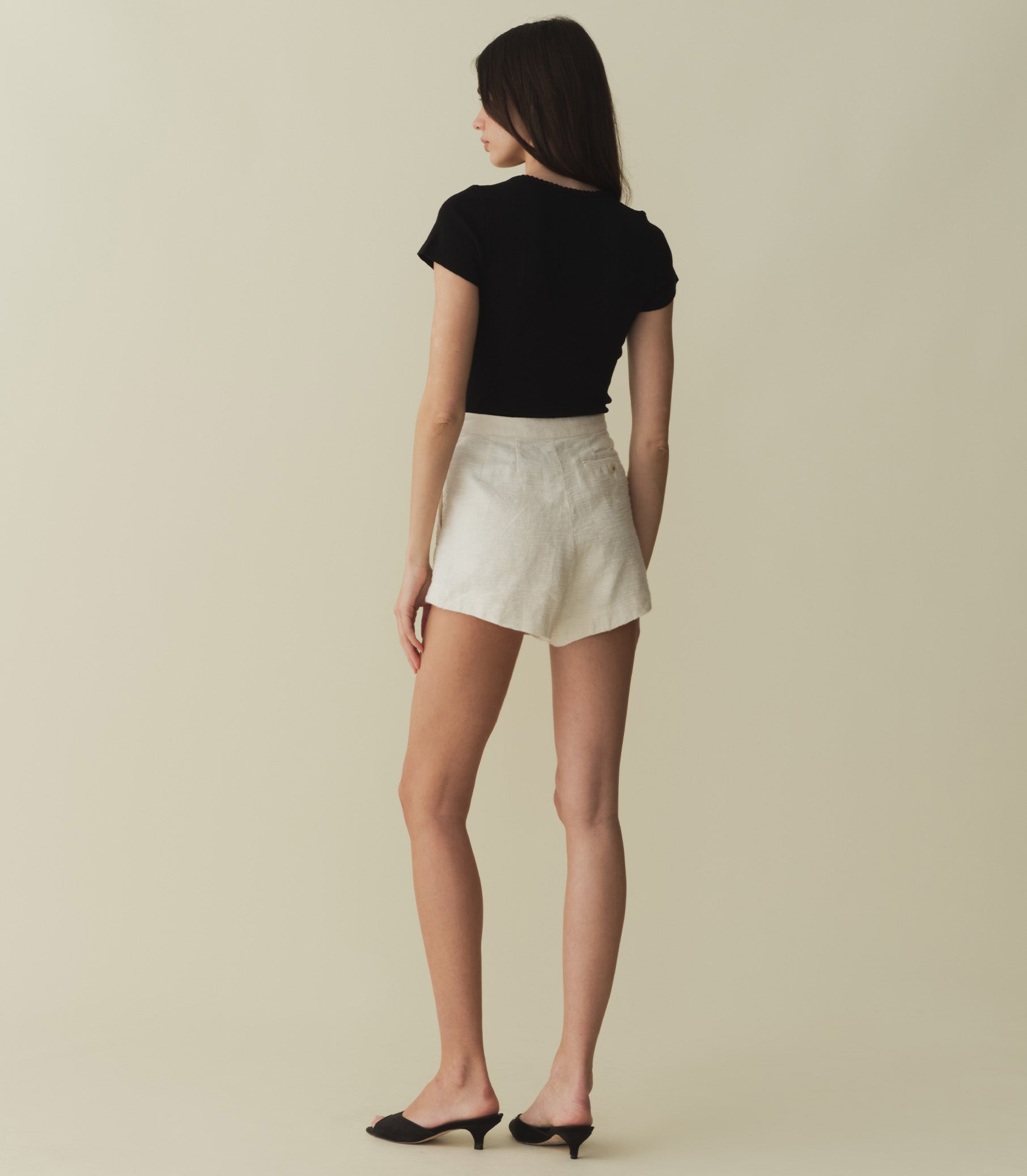 HMD -- MAVEN SHORT -- SWEET ALMOND