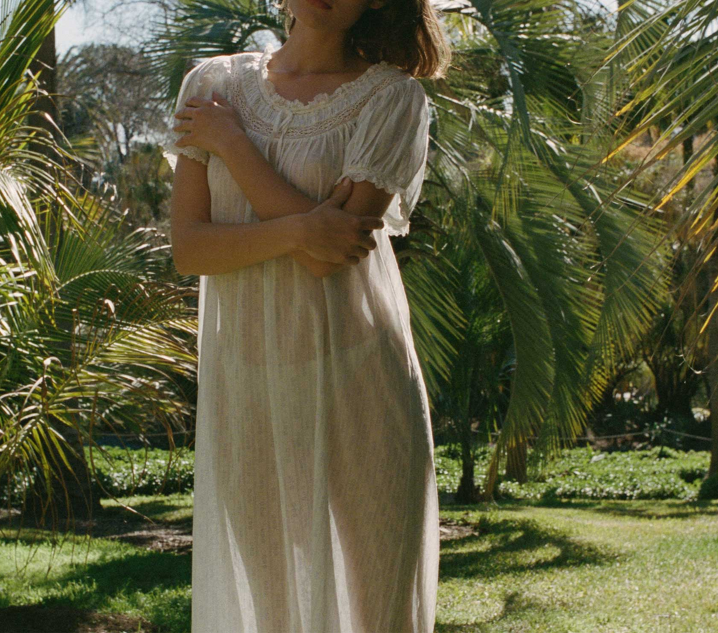 HMD -- REINE NIGHTGOWN -- ADELINE'S GARDEN