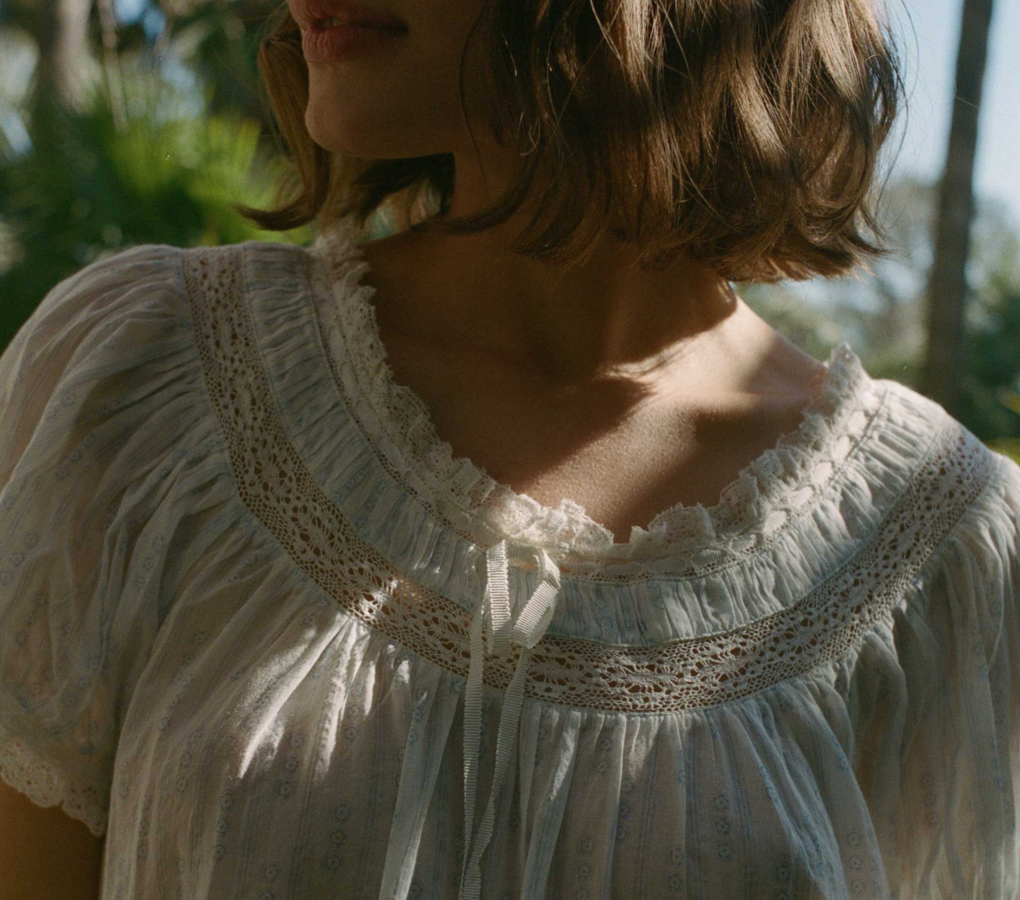 HMD -- REINE NIGHTGOWN -- ADELINE'S GARDEN