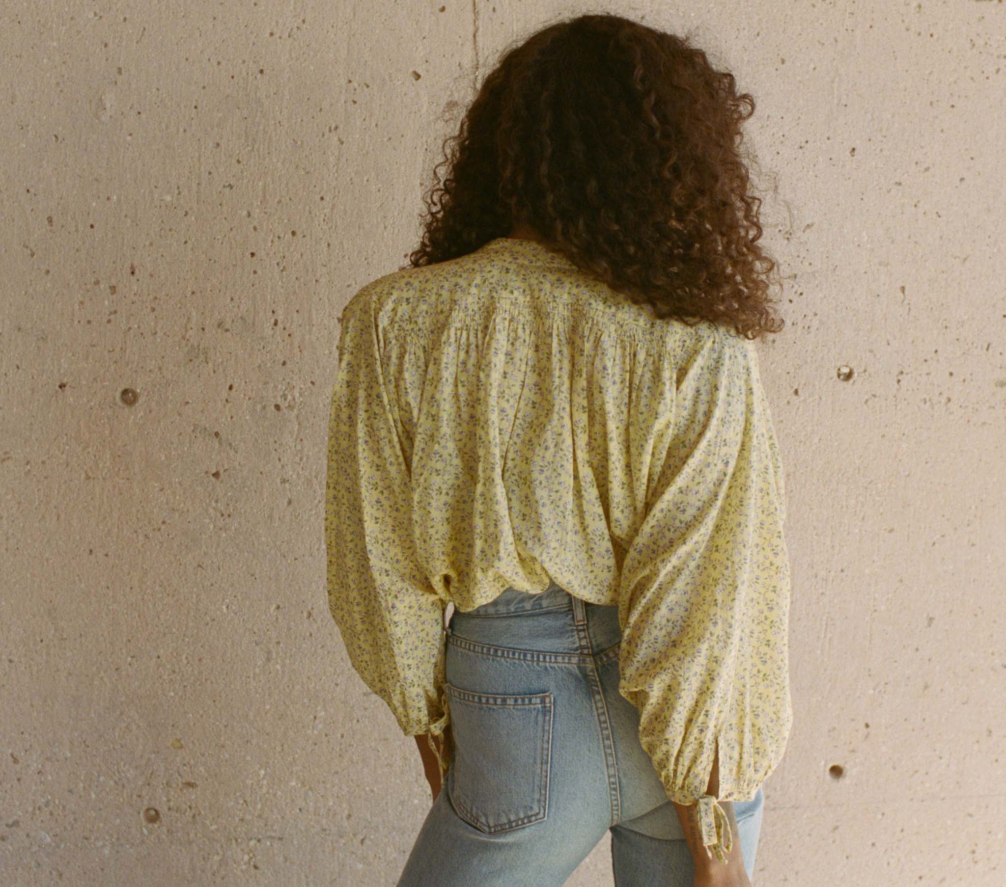 HMD -- O'KEEFFE TOP -- MOONFLOWER FLORAL