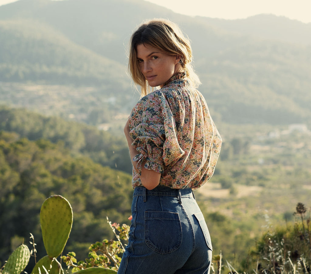 HMD -- ROSE TOP -- CREAM LADY BIRD FLORAL