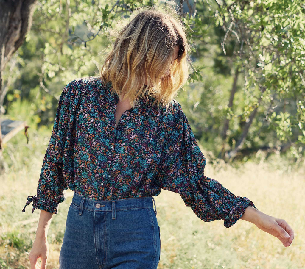 HMD -- ROSE TOP -- NAVY LADY BIRD FLORAL