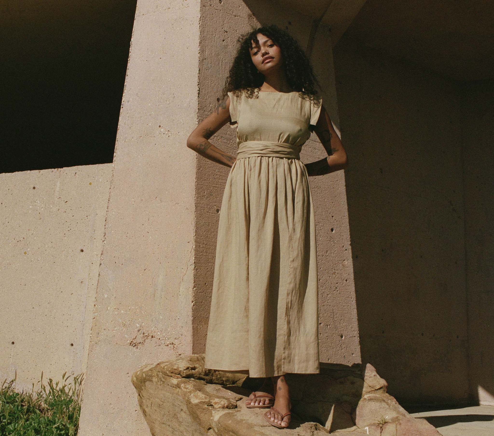 HMD -- PACIFICA DRESS -- OAKEN