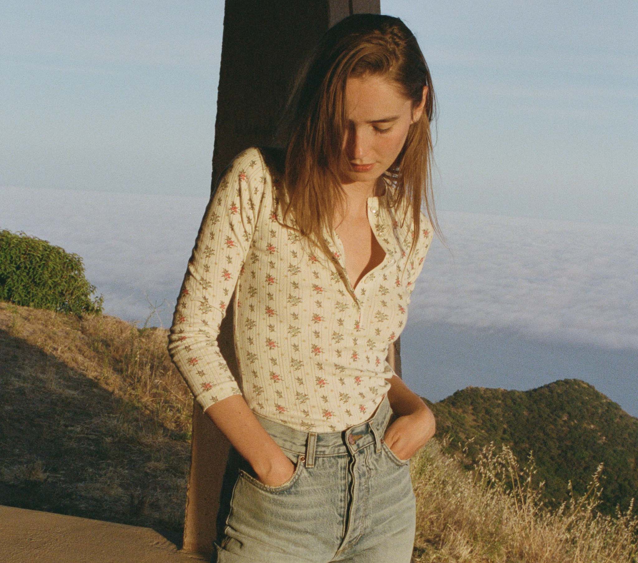 HMD -- PAOLA TEE -- SUNDRENCHED FLORAL