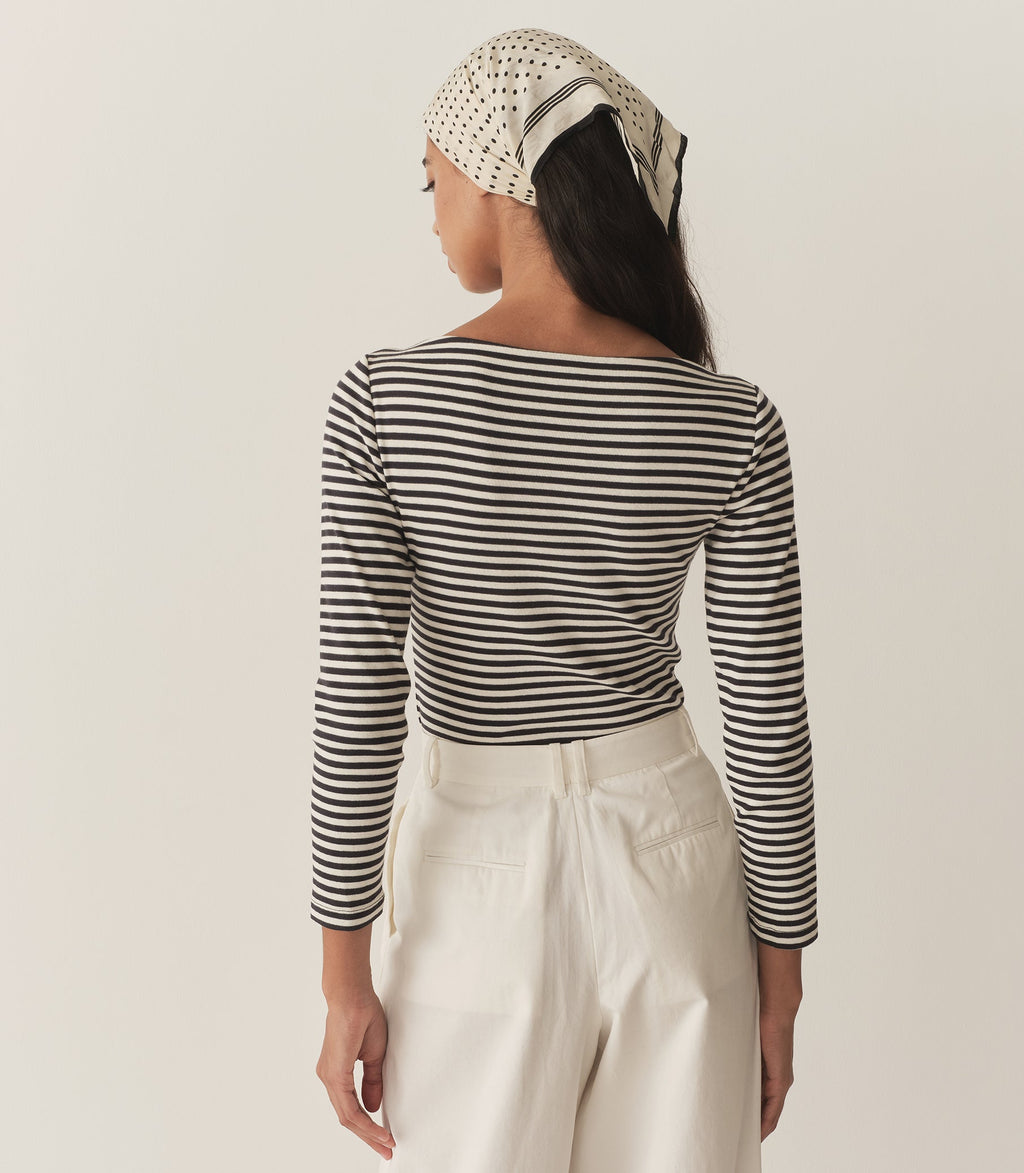 HMD -- PAULETTE TEE -- NAVY NANTUCKET STRIPE
