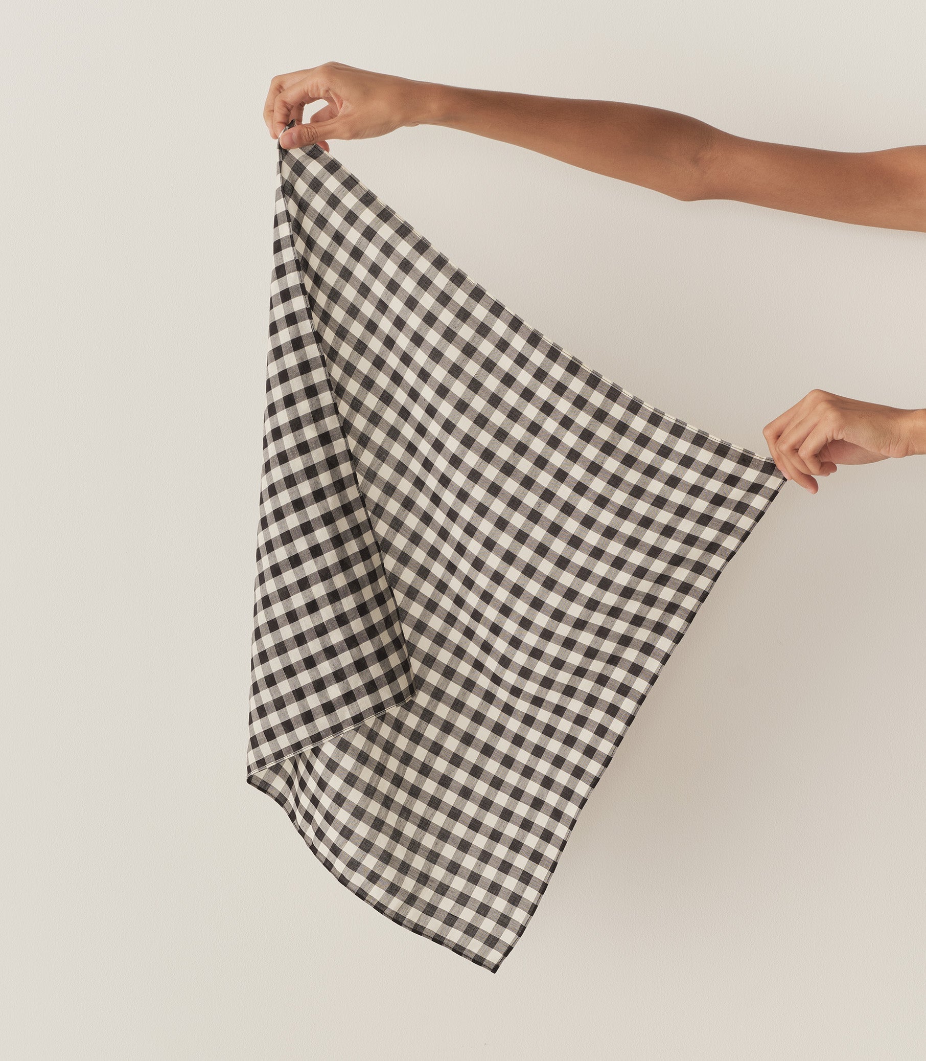 HMD -- PETIT PENNY BANDANA -- BLACK MARILYN GINGHAM